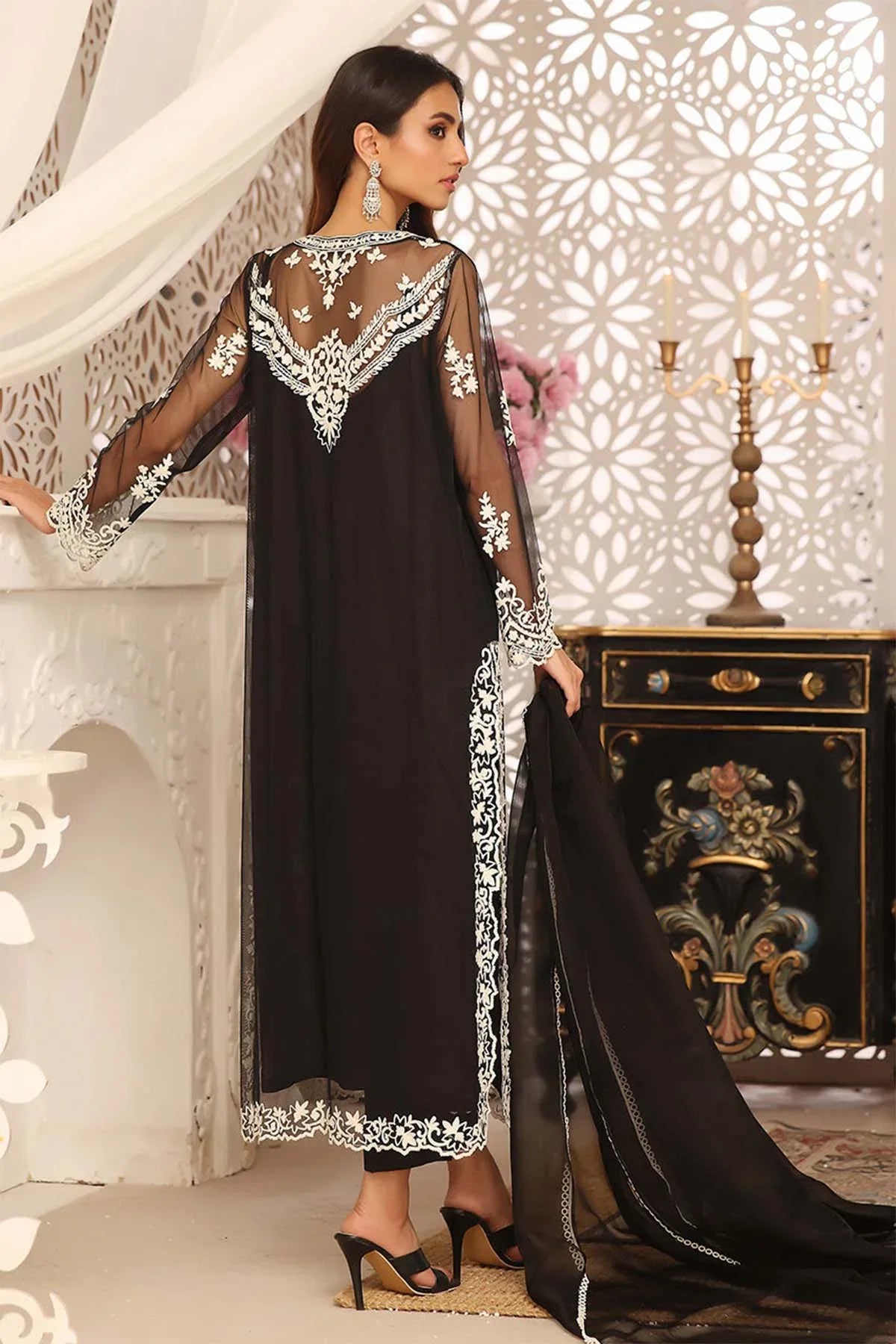 Nimra Kashif - AK Galleria