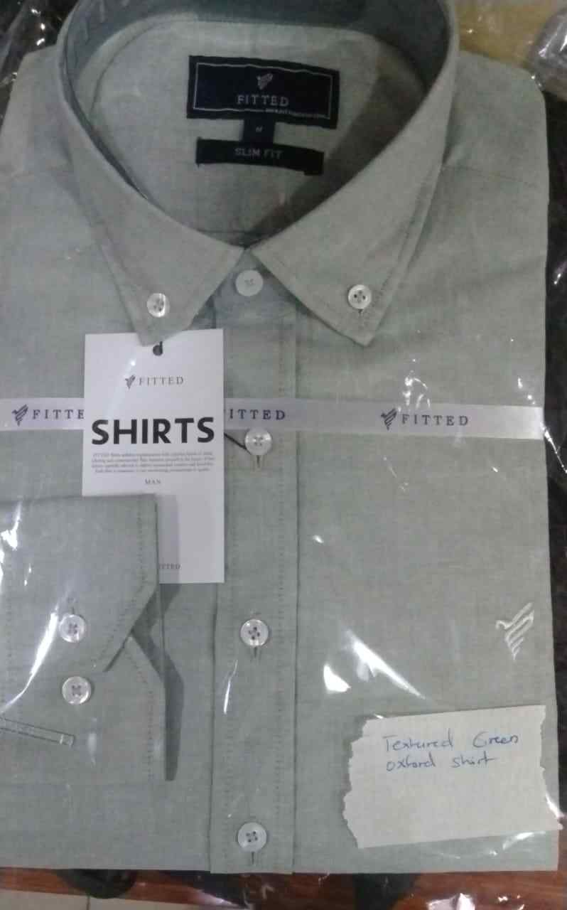 FITTED dress shirt, light gray, button-up collar with front buttons