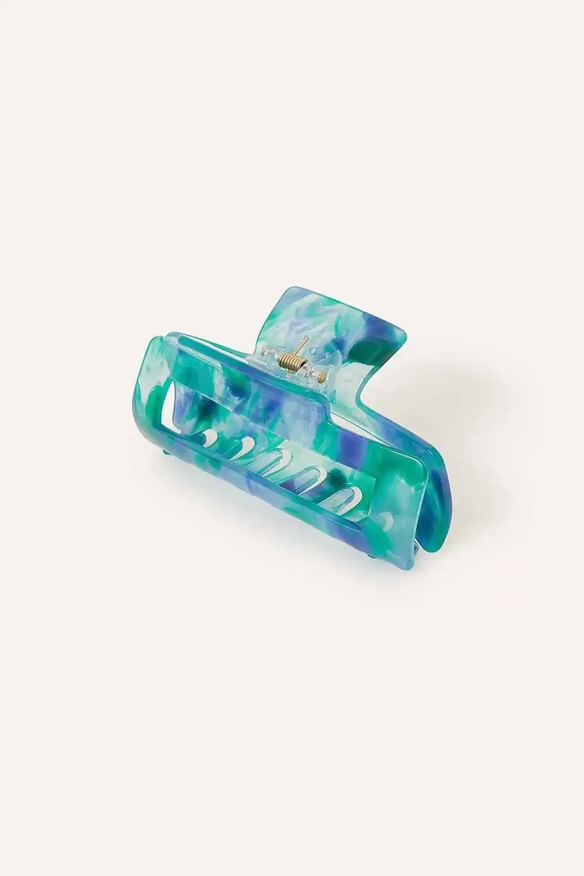 Accessorize - AK Galleria