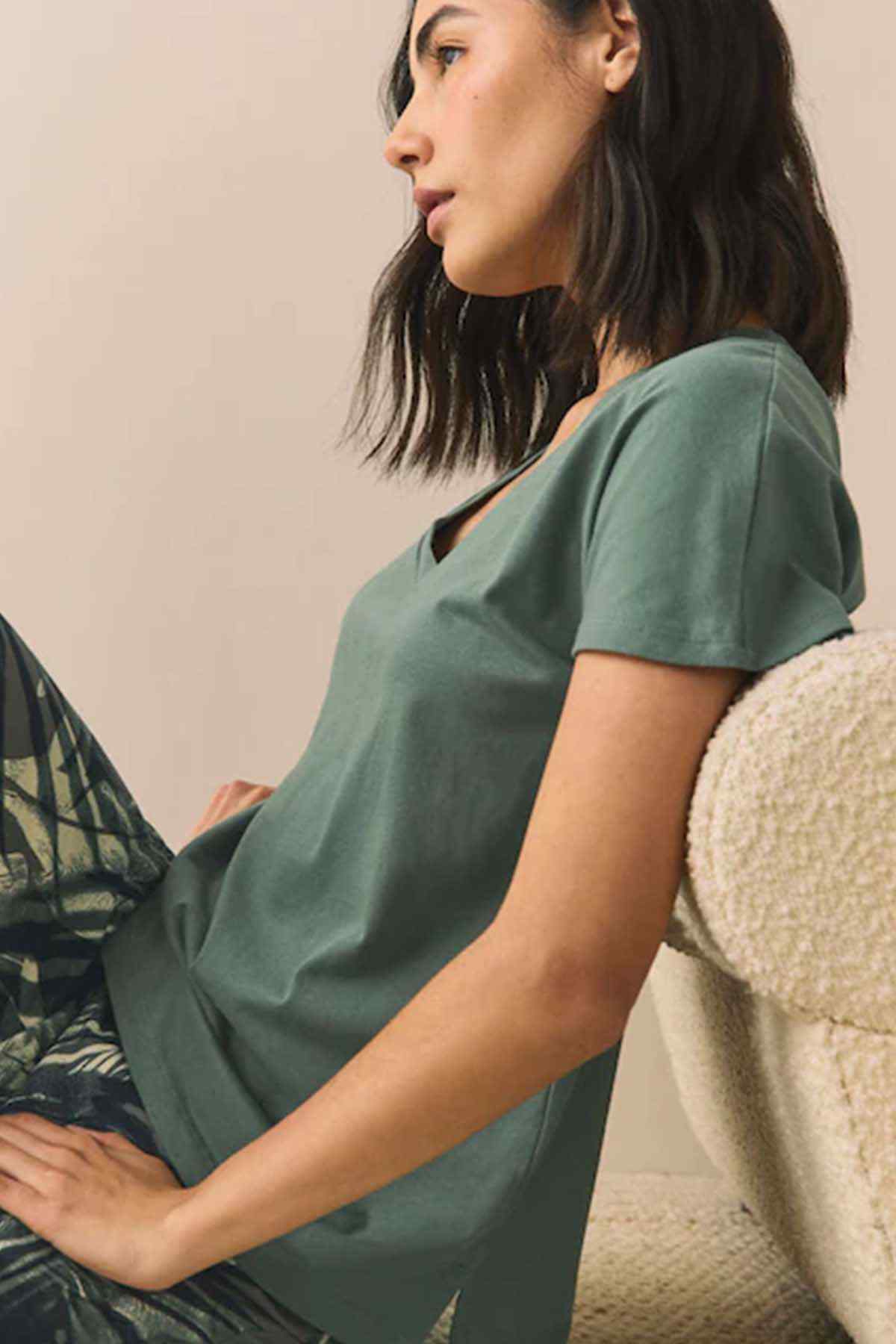 NEXT green V-neck short-sleeve top with leaf-print wide-leg pants, side view