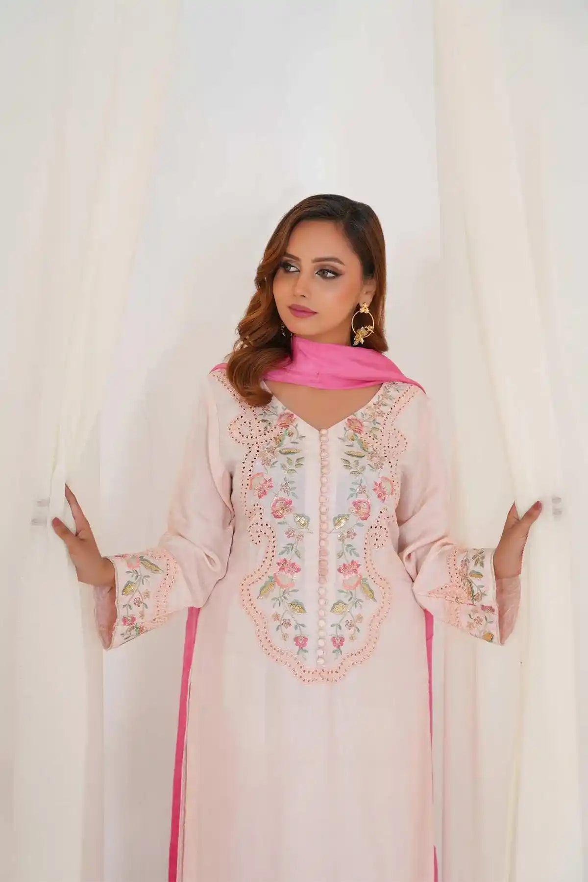 MANAAL ARFEEN