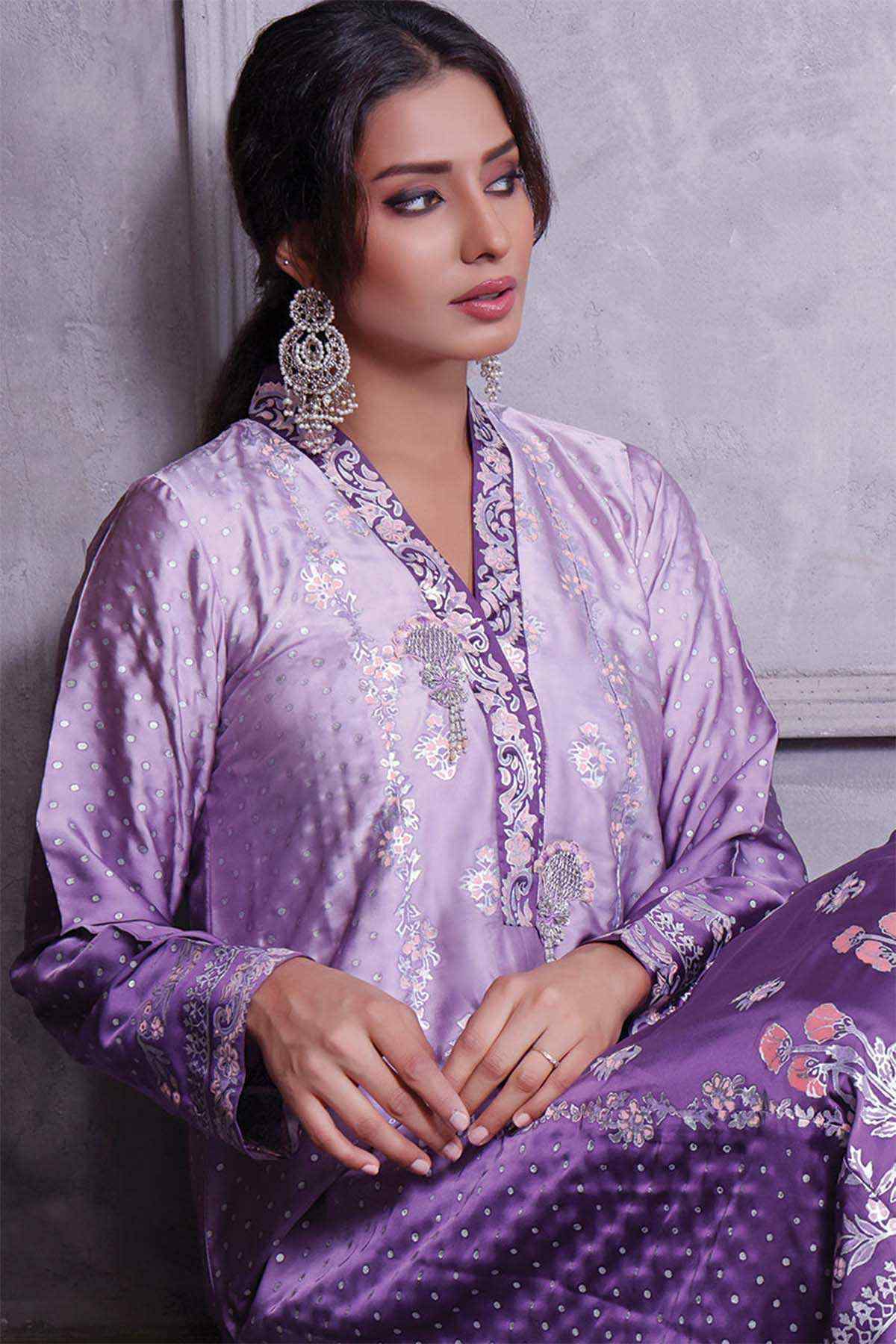 Nimra Kashif - AK Galleria