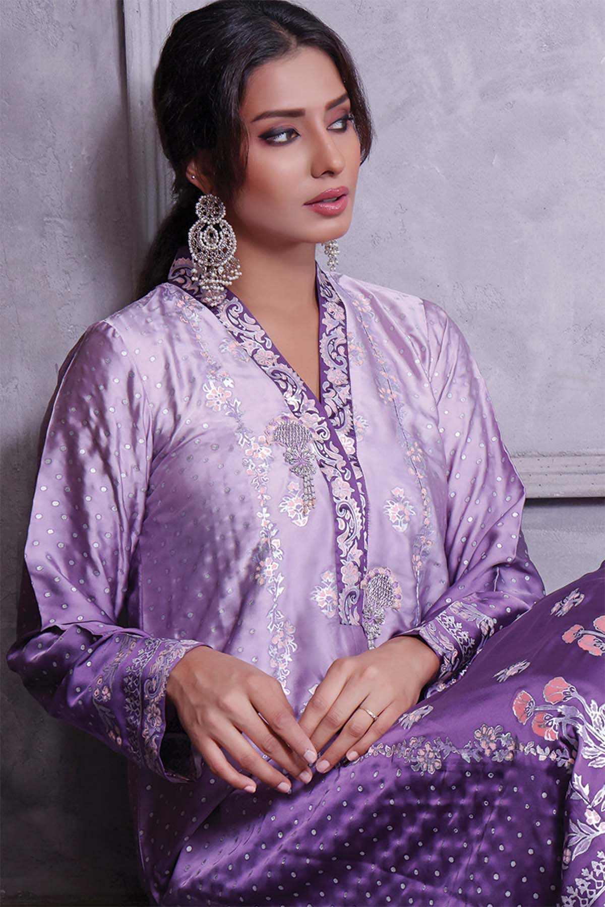 Nimra Kashif - AK Galleria