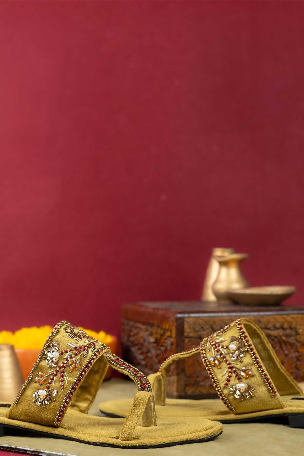 On your Feet - AK Galleria