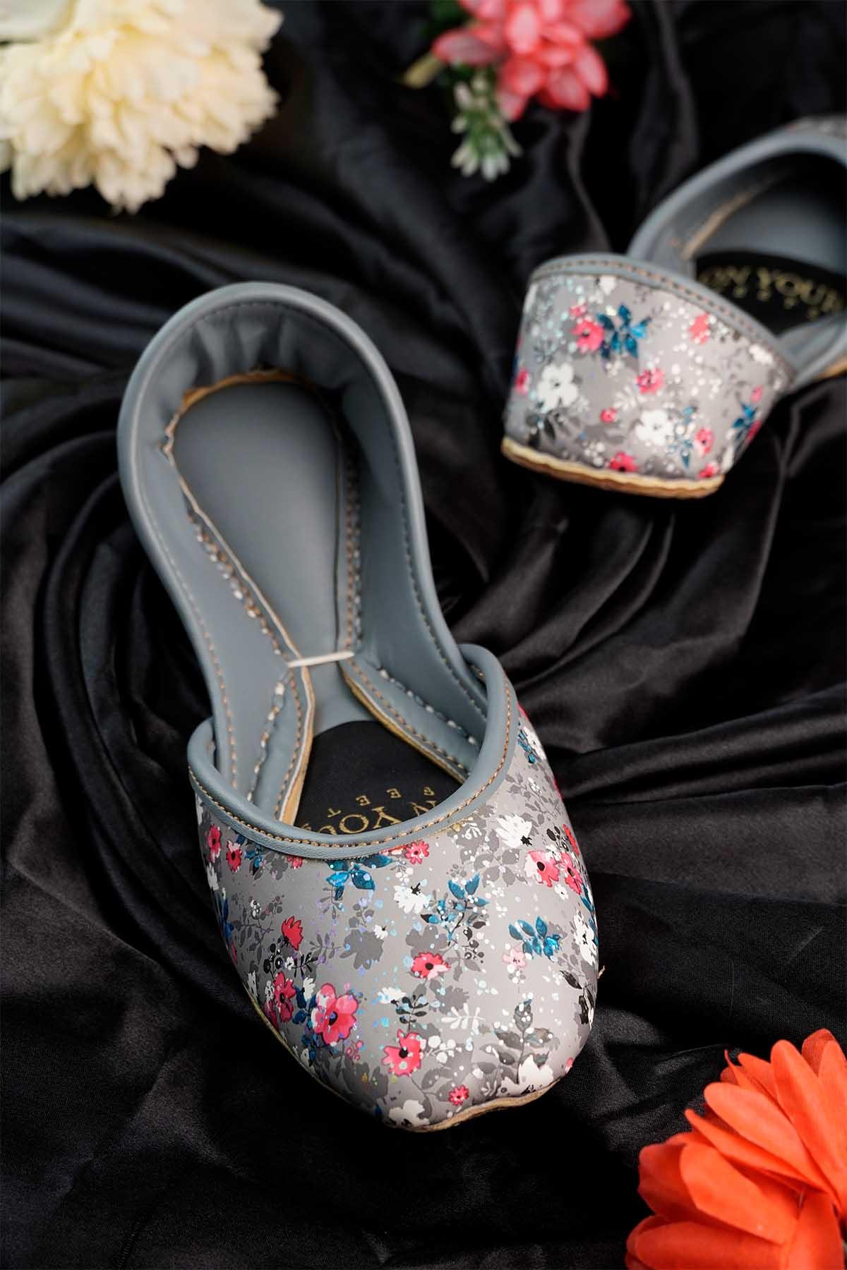 On your Feet - AK Galleria