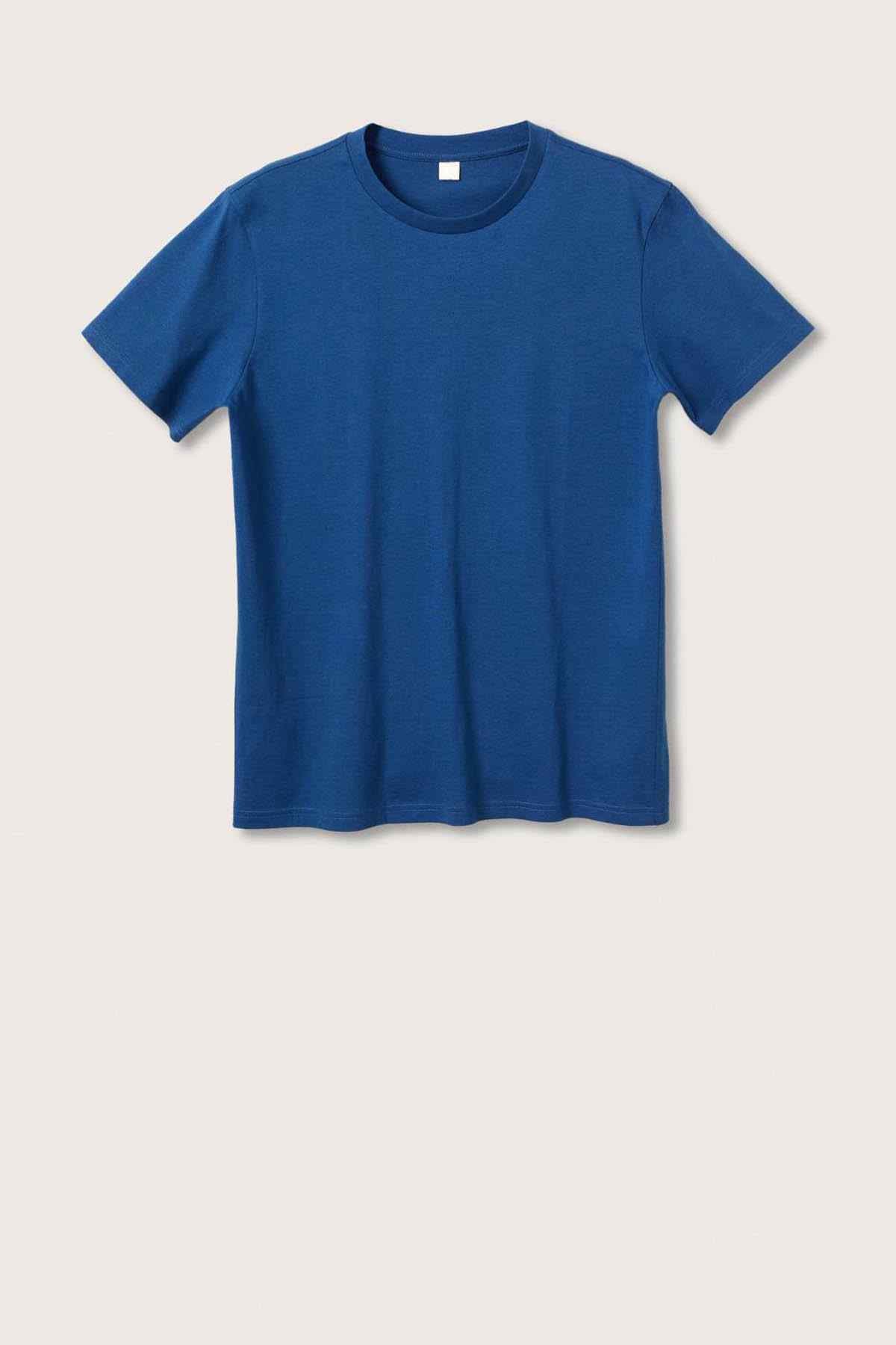 Blue crewneck T-shirt, short sleeves, front view