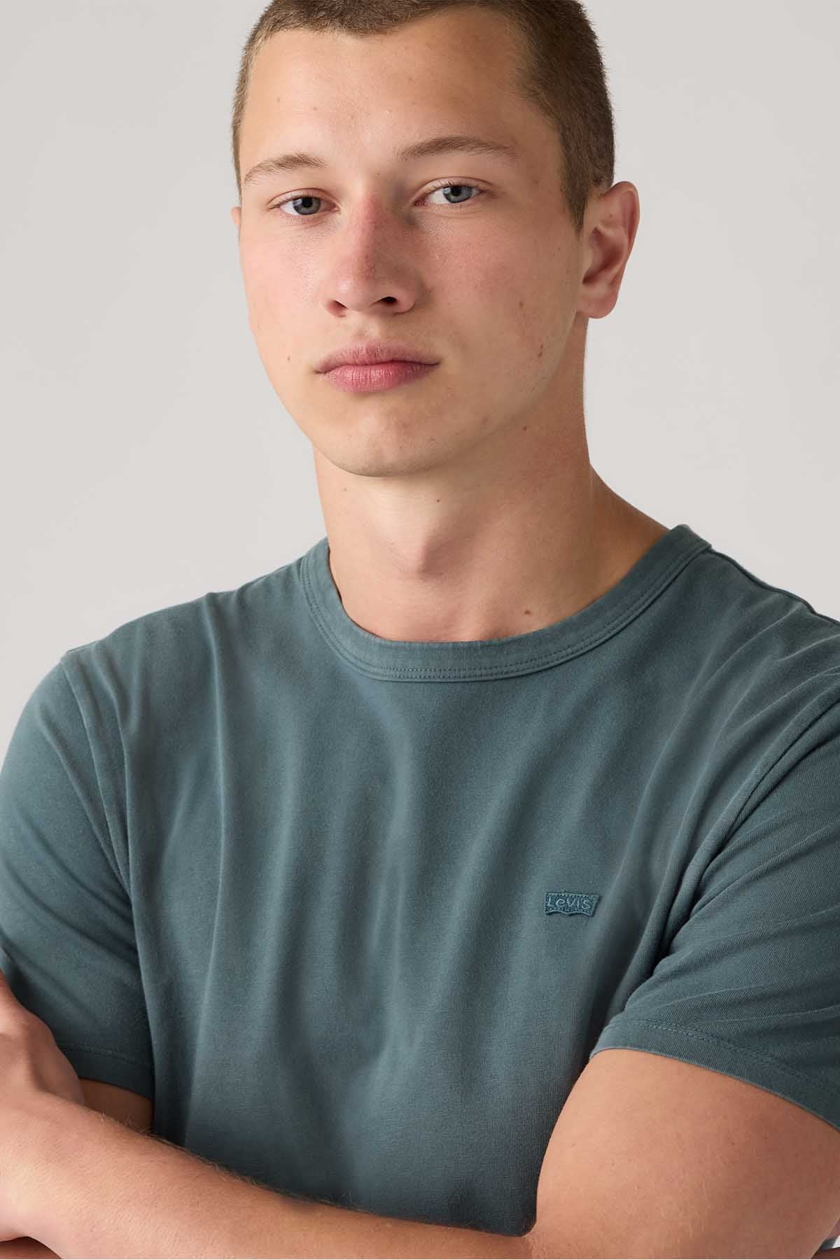 Levi's