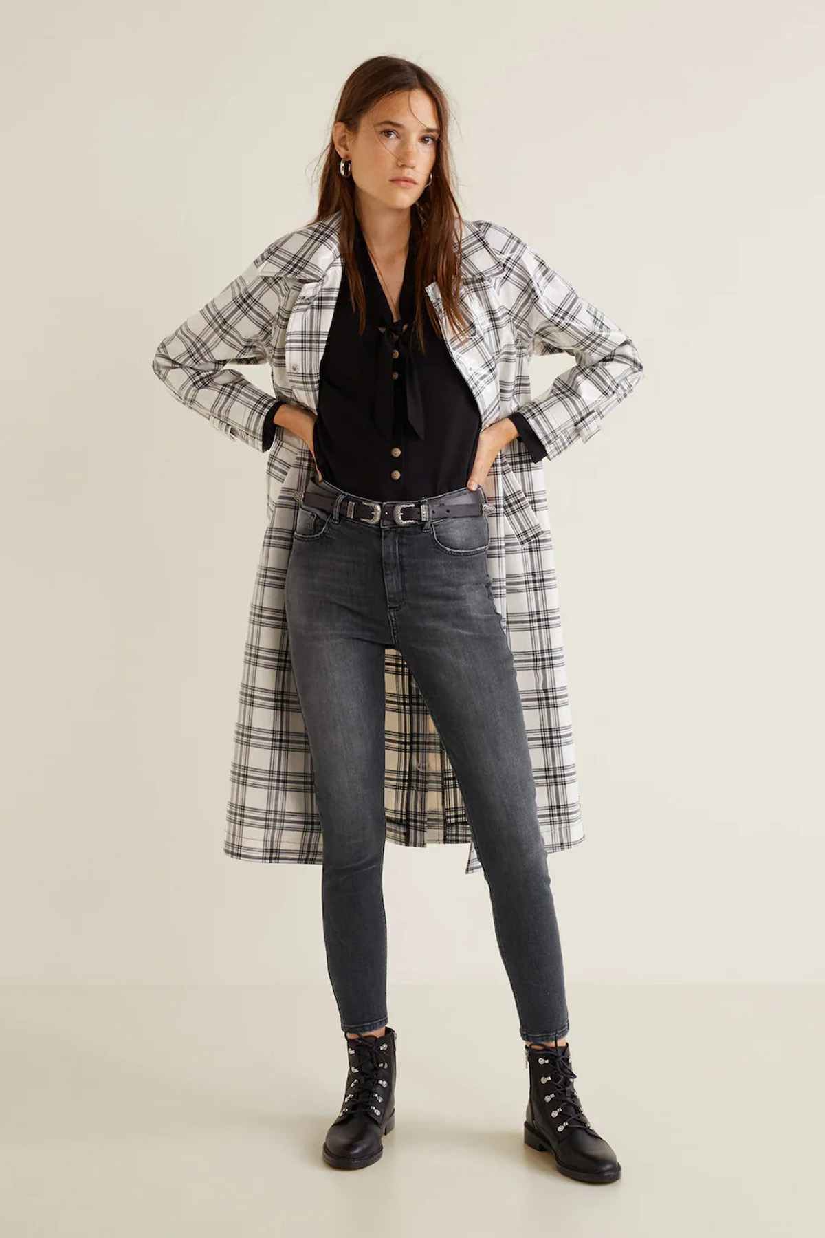 Dark gray denim jeans with button fly, straight slim fit and ankle length