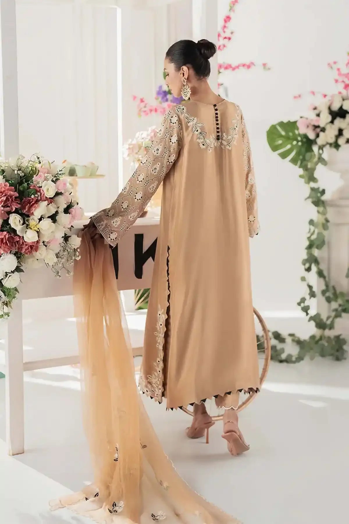 Nimra Kashif - AK Galleria