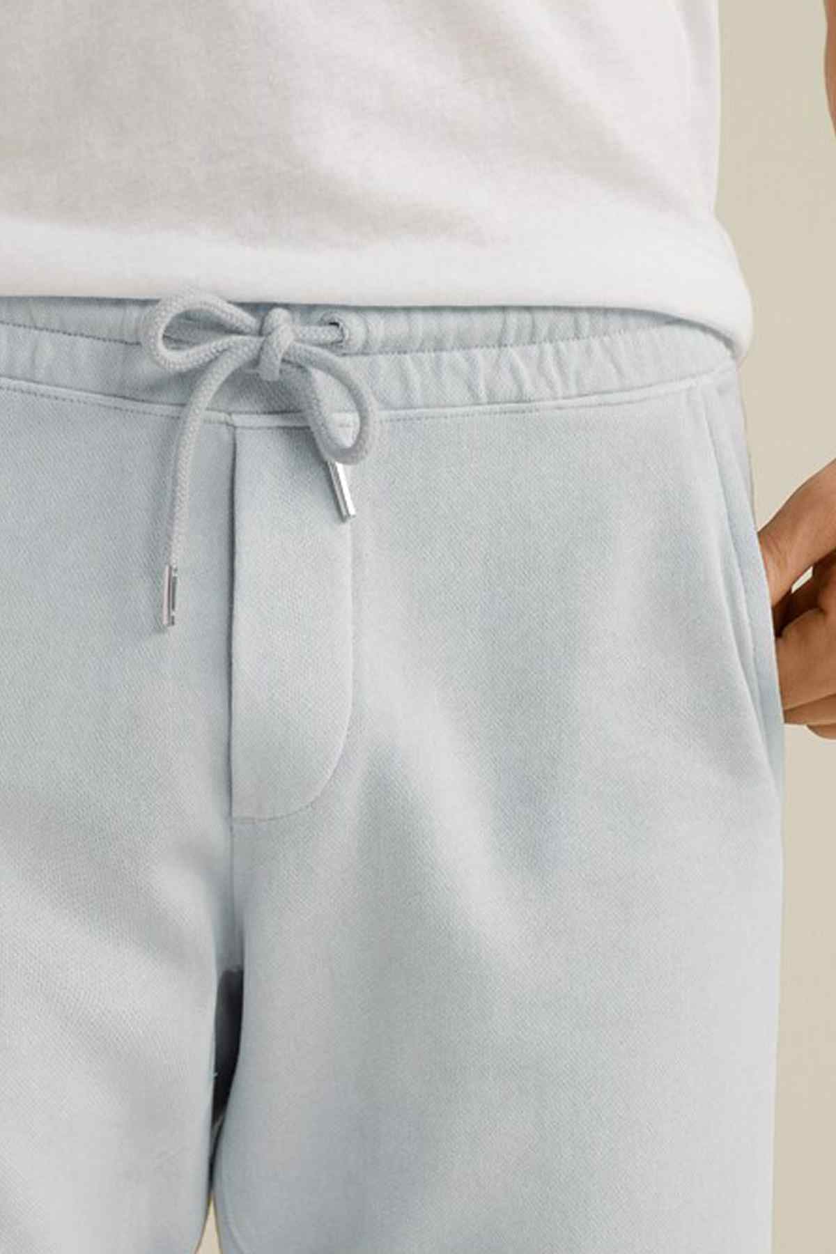 MANGO light grey shorts with front drawstring and elastic waistband, side seam pockets