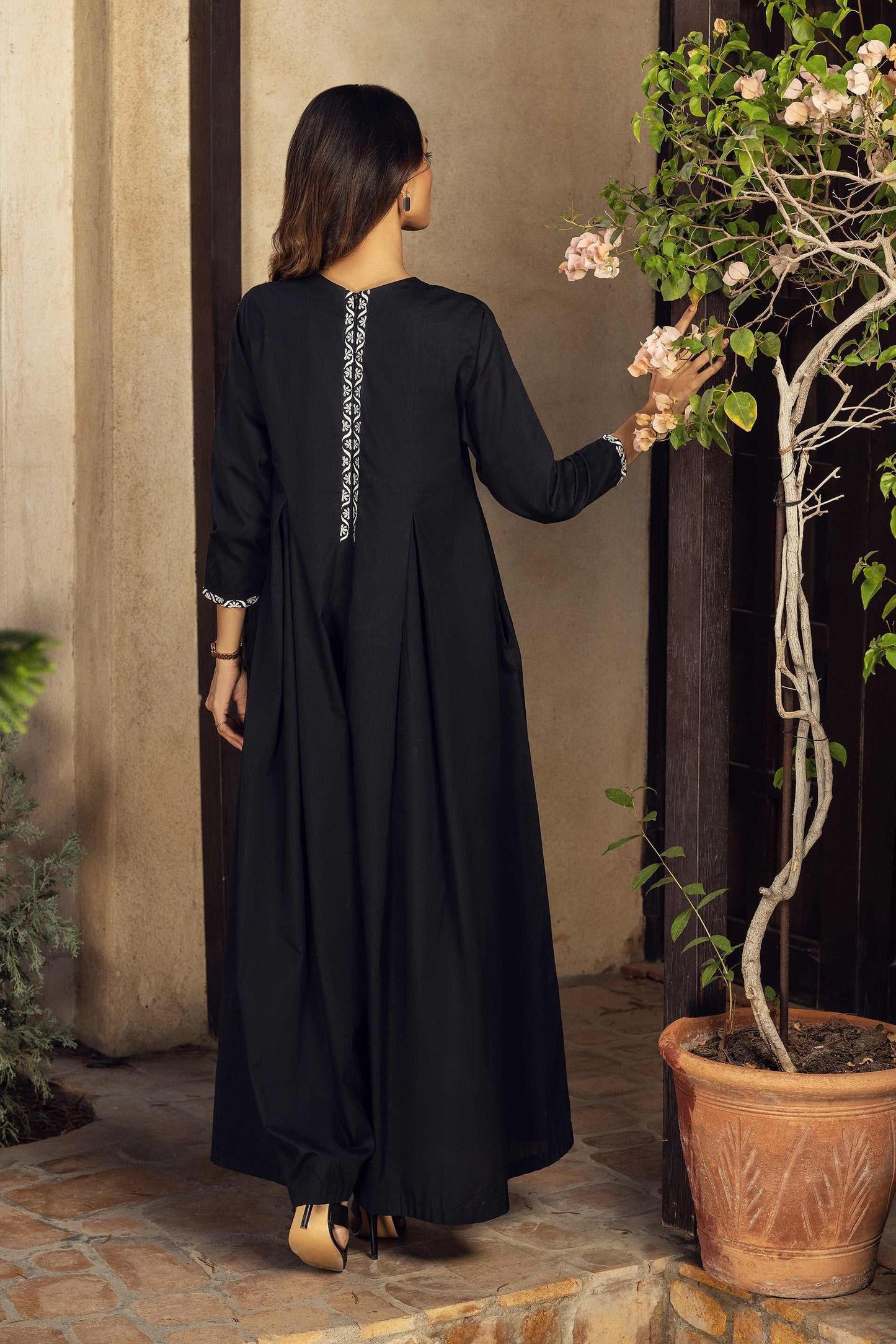 Velour - AK Galleria