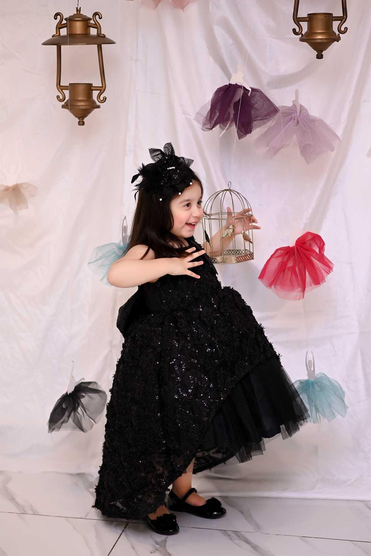 Qurratulain saqib - AK Galleria