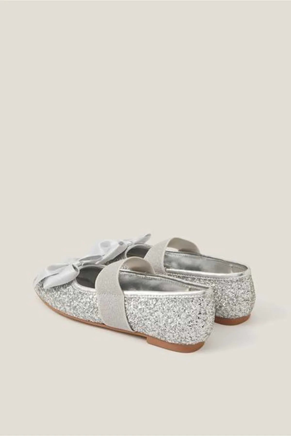 Accessorize - AK Galleria