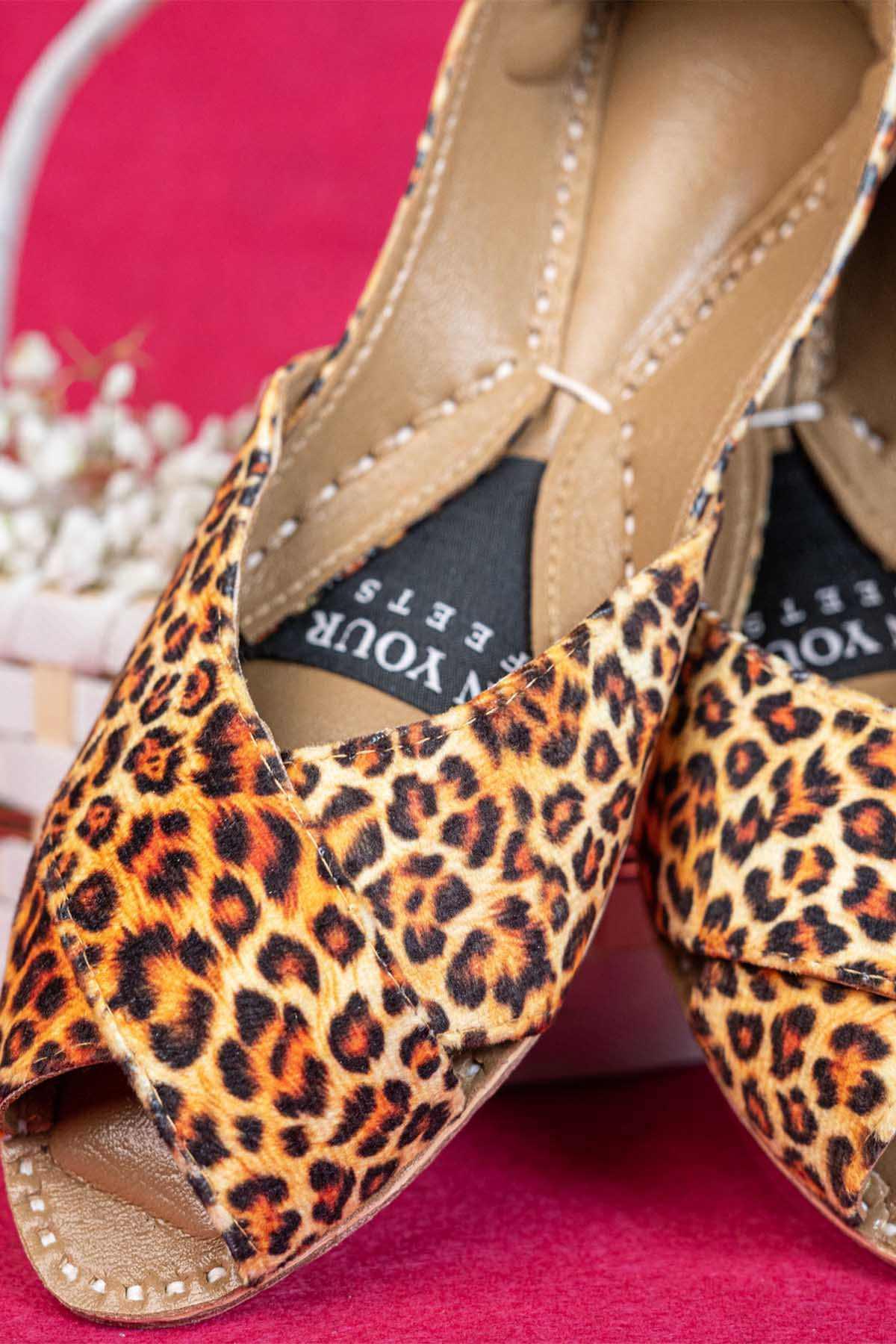 On your Feet - AK Galleria