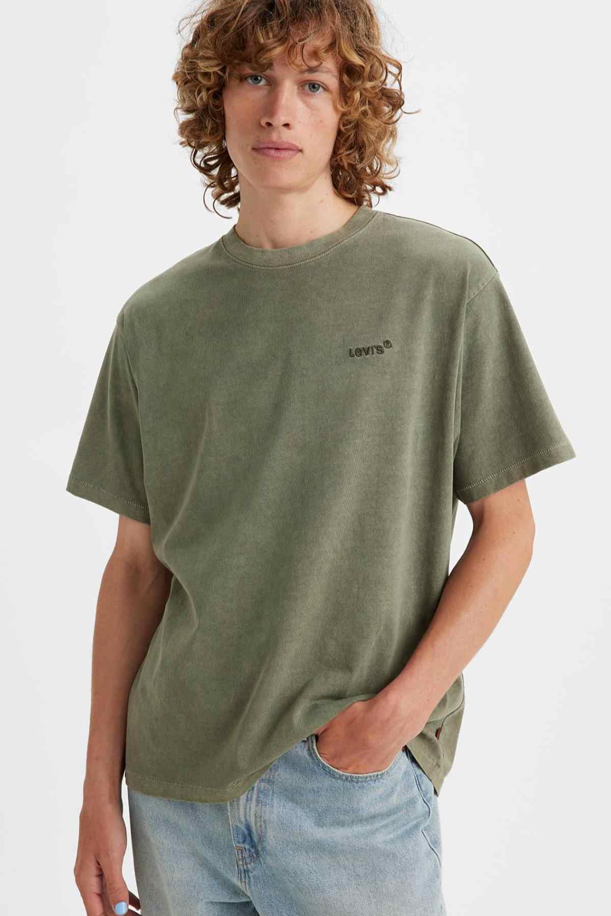 Levi's green crewneck t-shirt, front logo and short sleeve detail