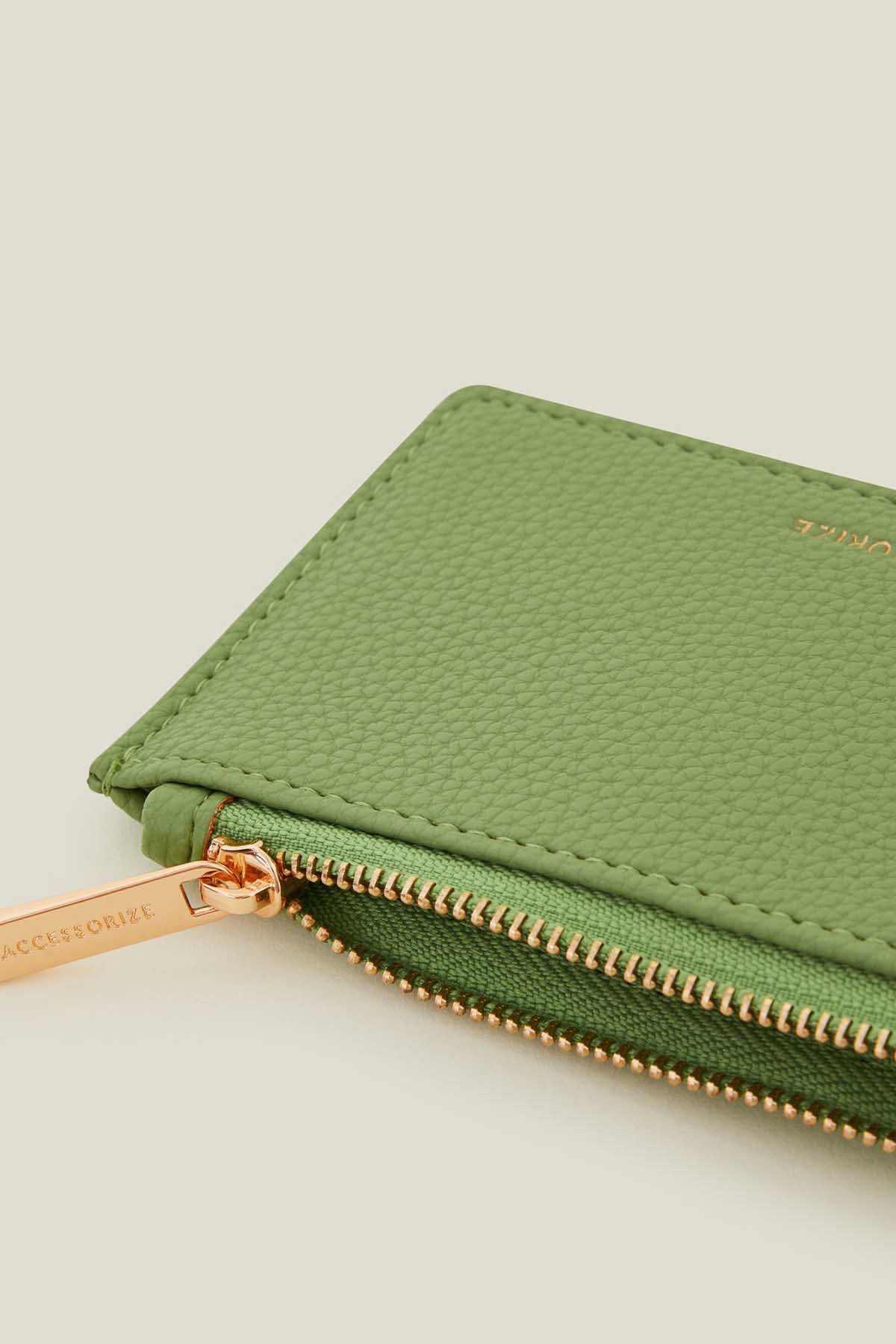 Accessorize - AK Galleria