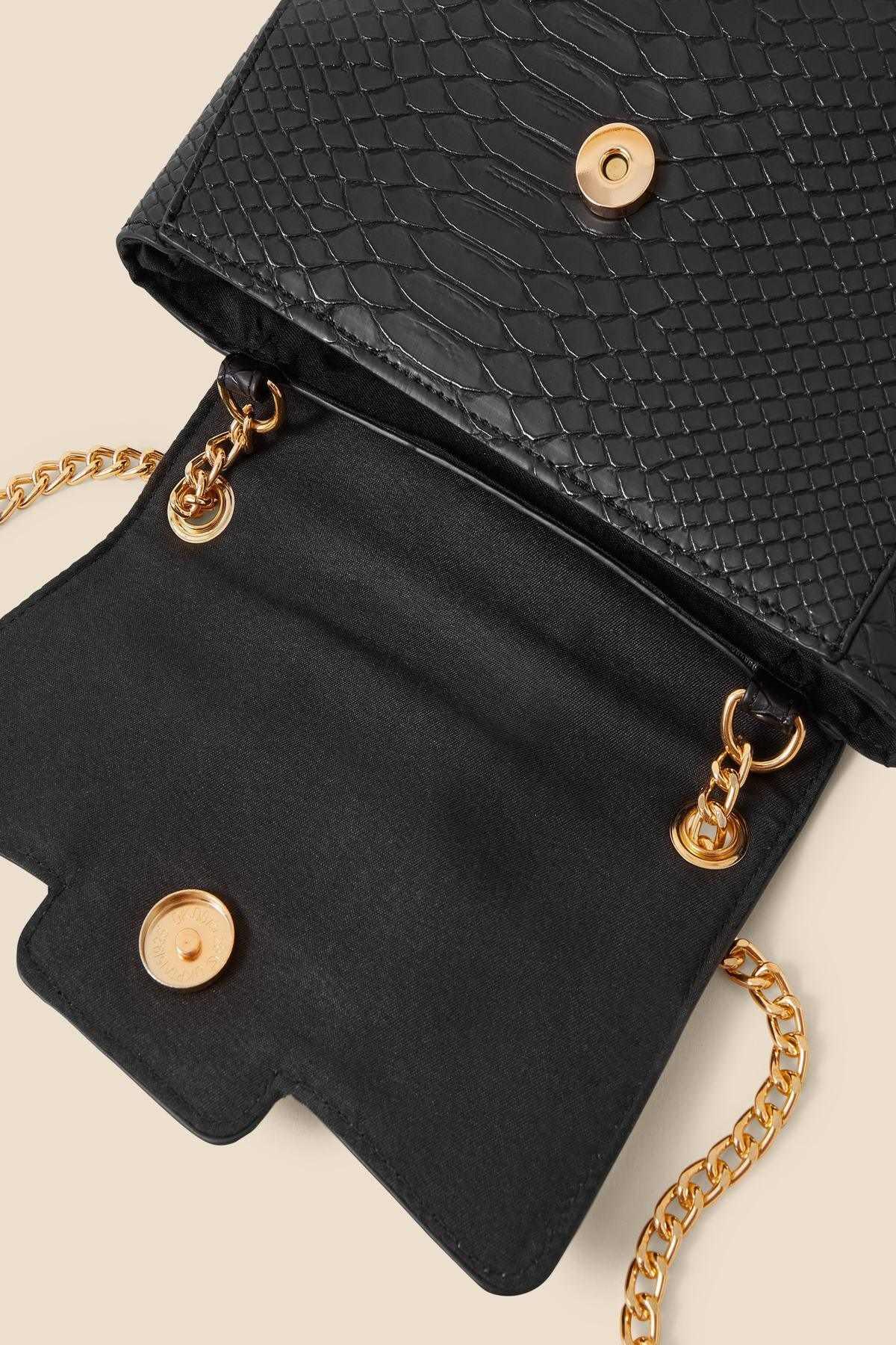 ACCESSORIZE - AK Galleria