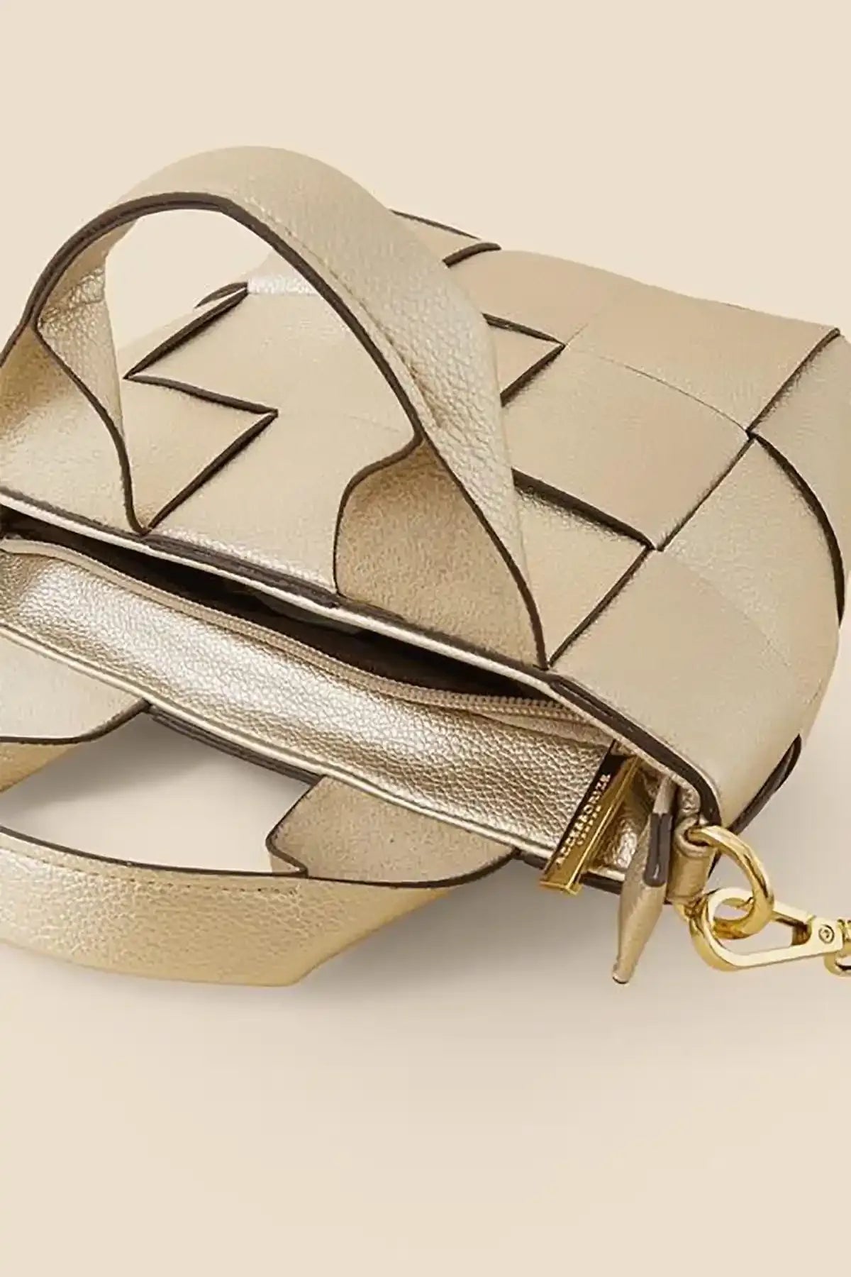 ACCESSORIZE - AK Galleria