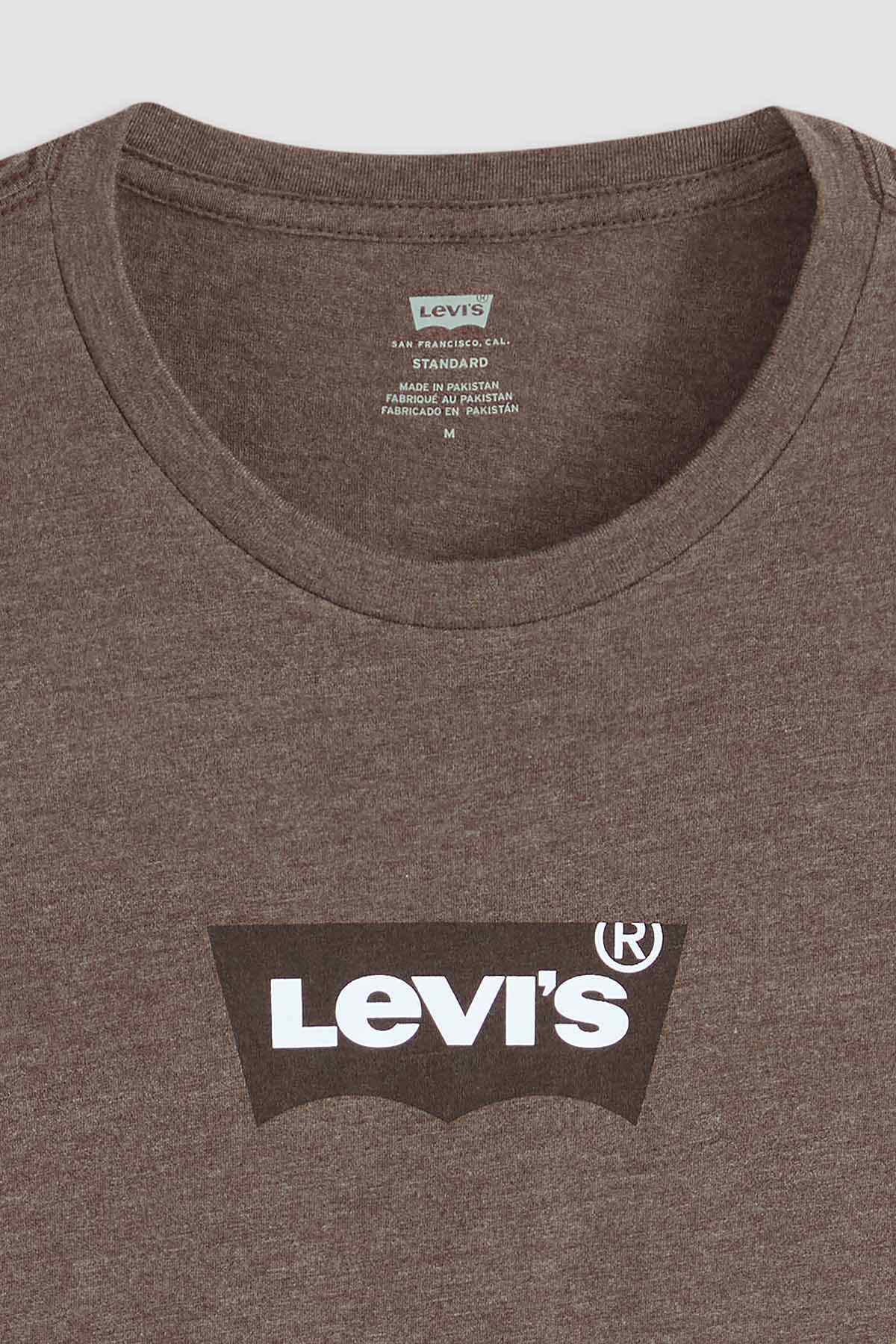 Levi's T-shirt close-up, dark heather brown, neck label and front logo