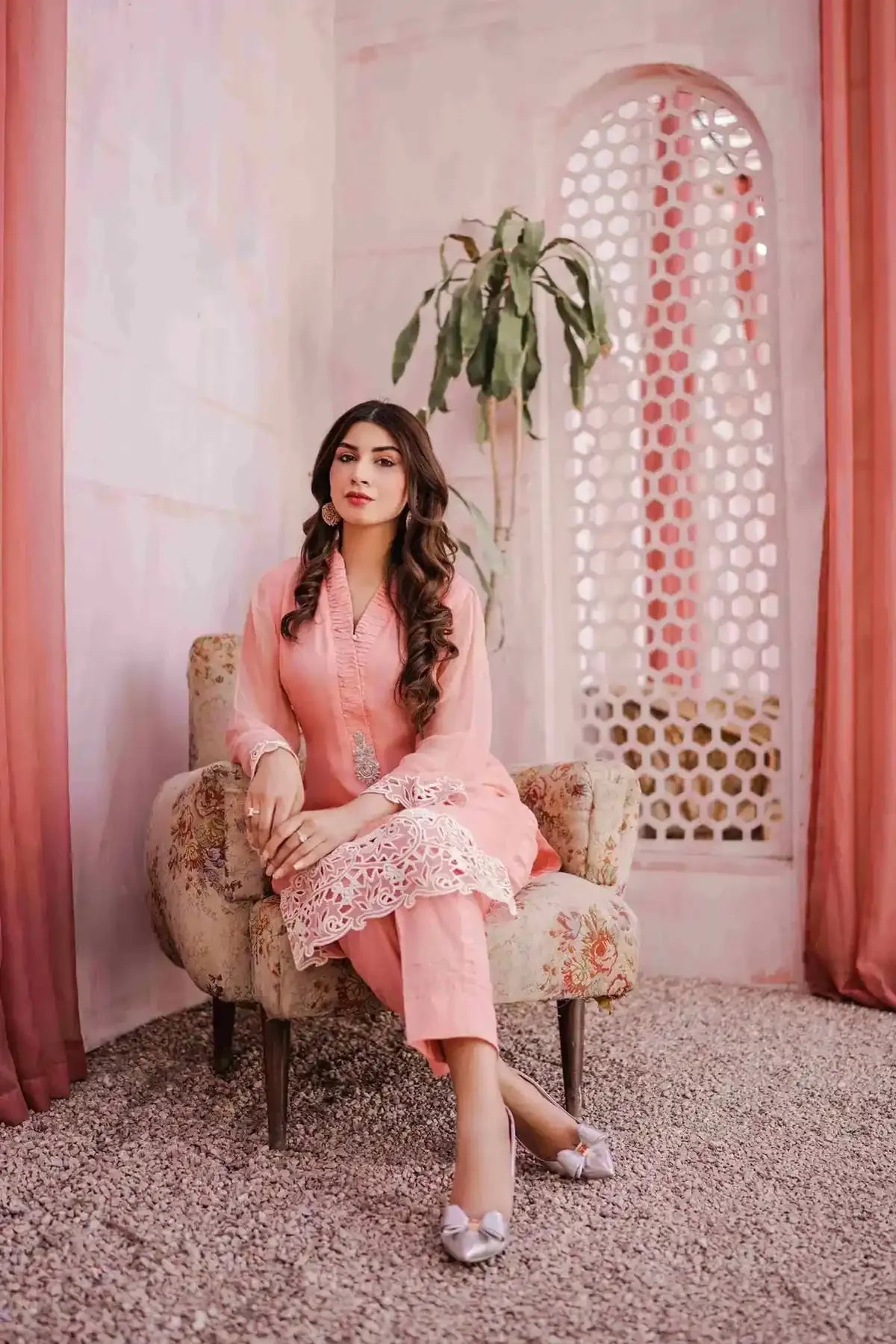 MANAAL ARFEEN - AK Galleria