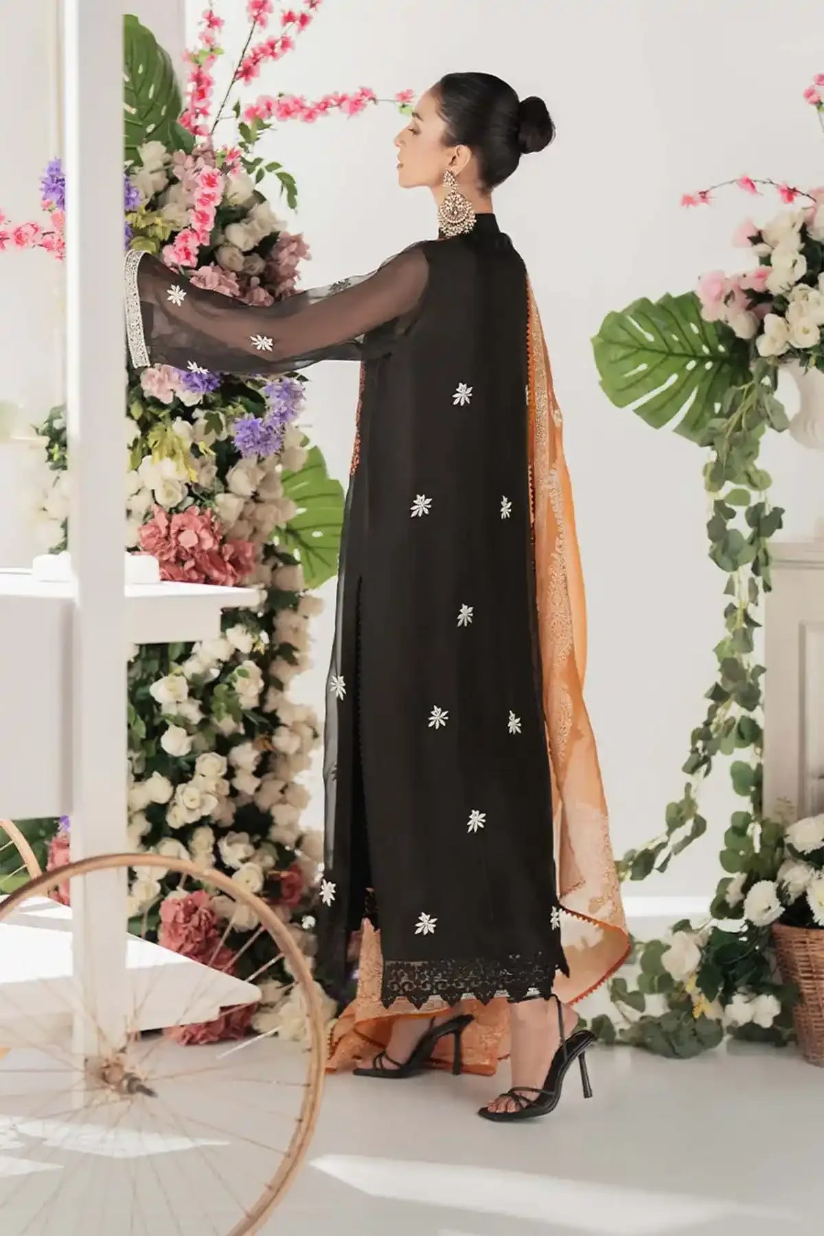 Nimra Kashif - AK Galleria