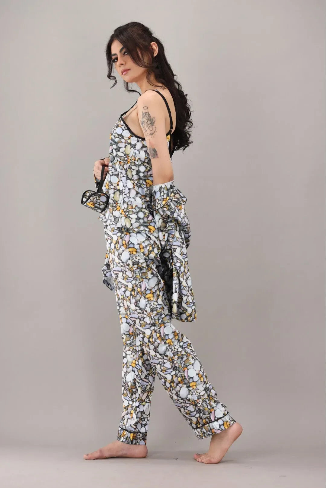 STUDIO BY ARJ - AK Galleria