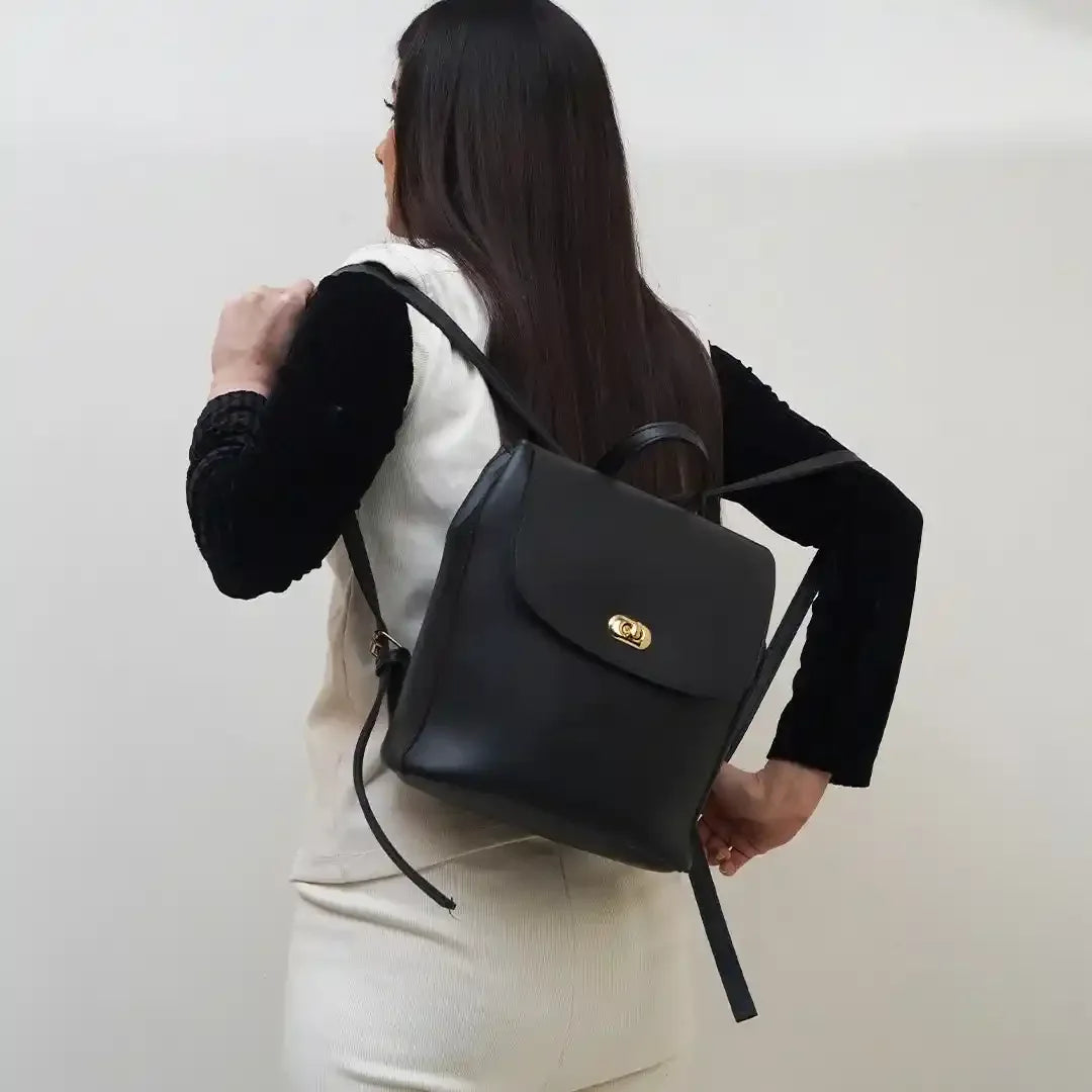 A tailor's son - AK Galleria