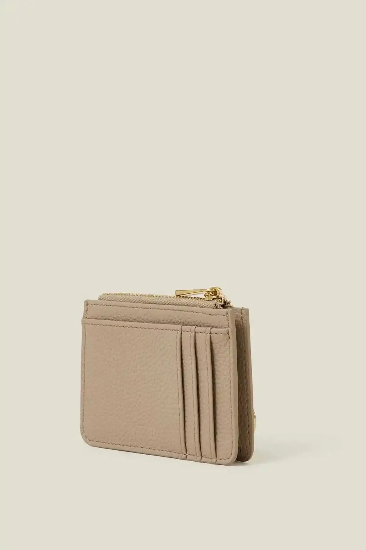 Accessorize - AK Galleria