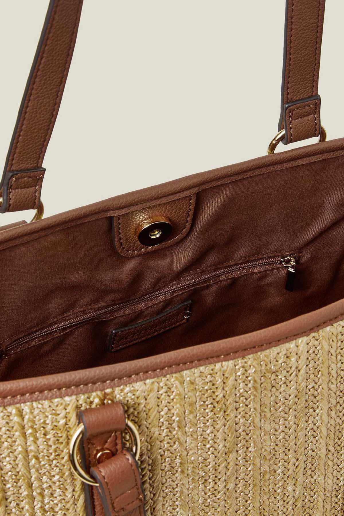 Accessorize - AK Galleria