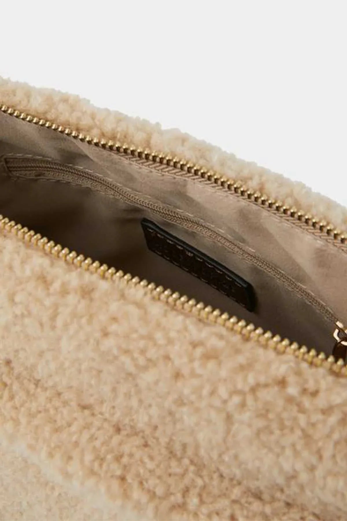 Accessorize - AK Galleria