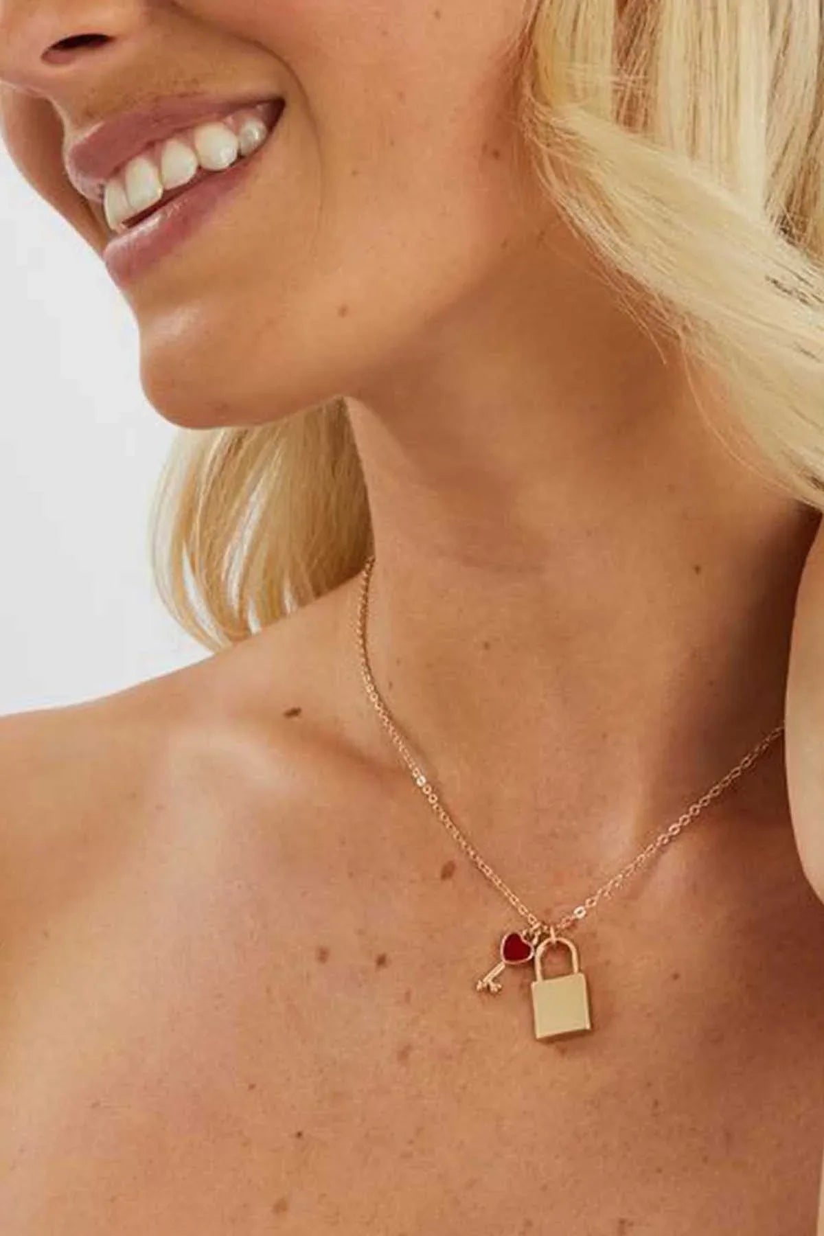 Accessorize - AK Galleria