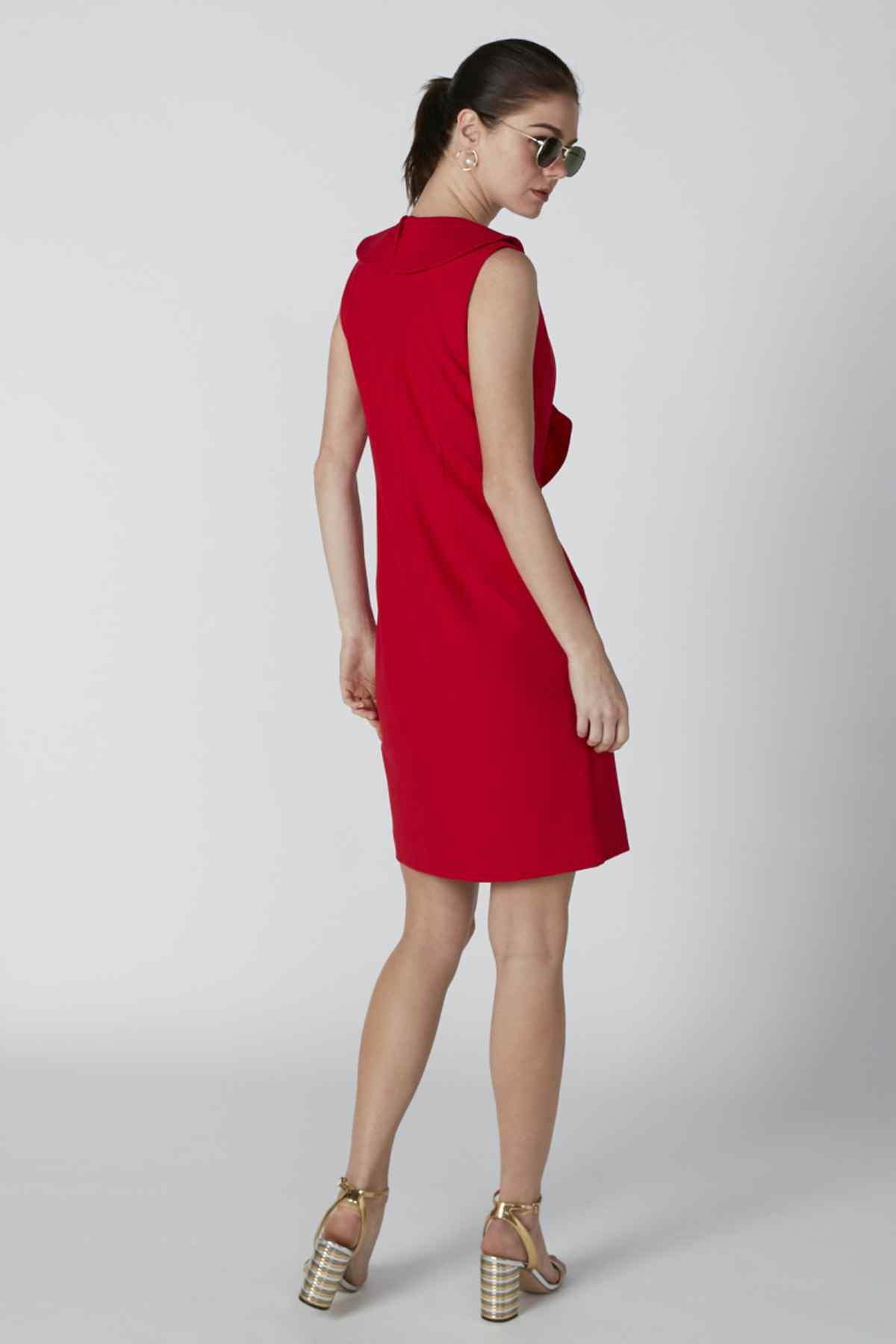 Red sleeveless midi dress with smooth back and clean side seams