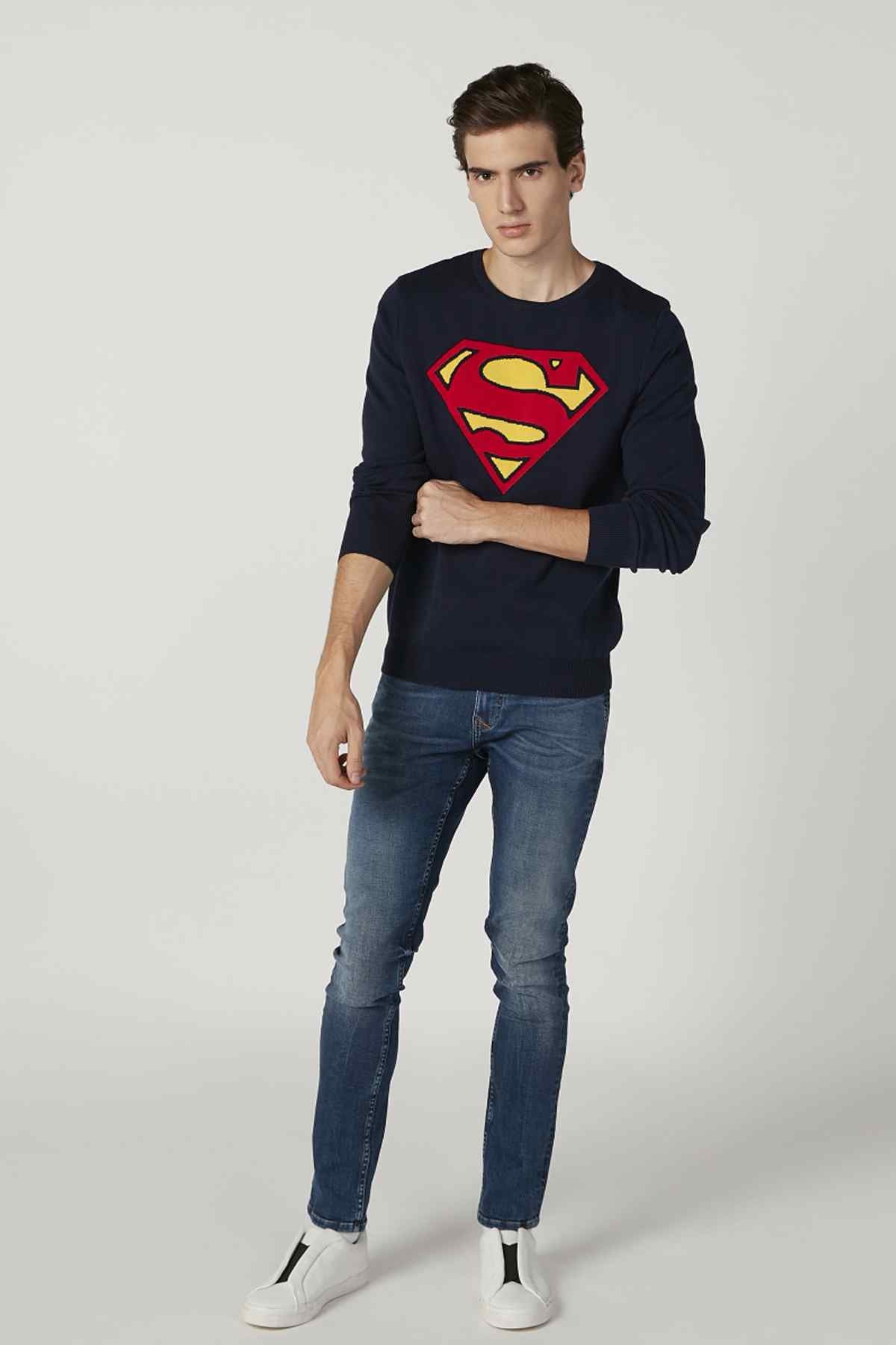 Men's navy long-sleeve sweatshirt with Superman logo graphic, crew neck