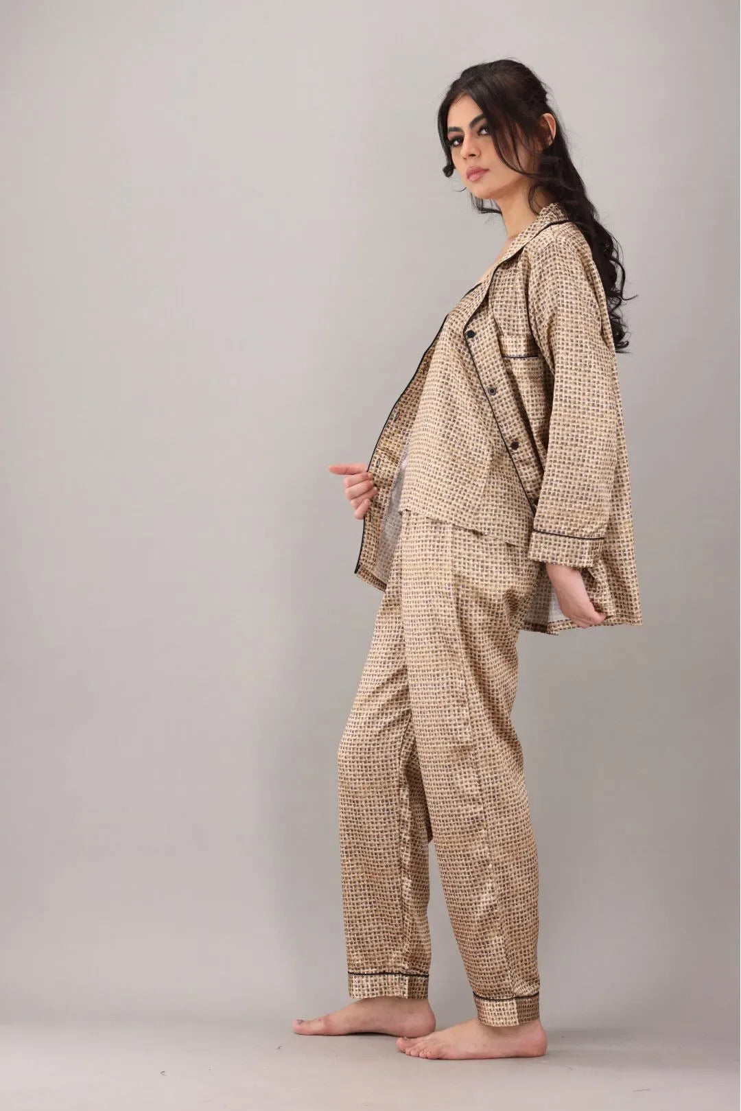 STUDIO BY ARJ - AK Galleria