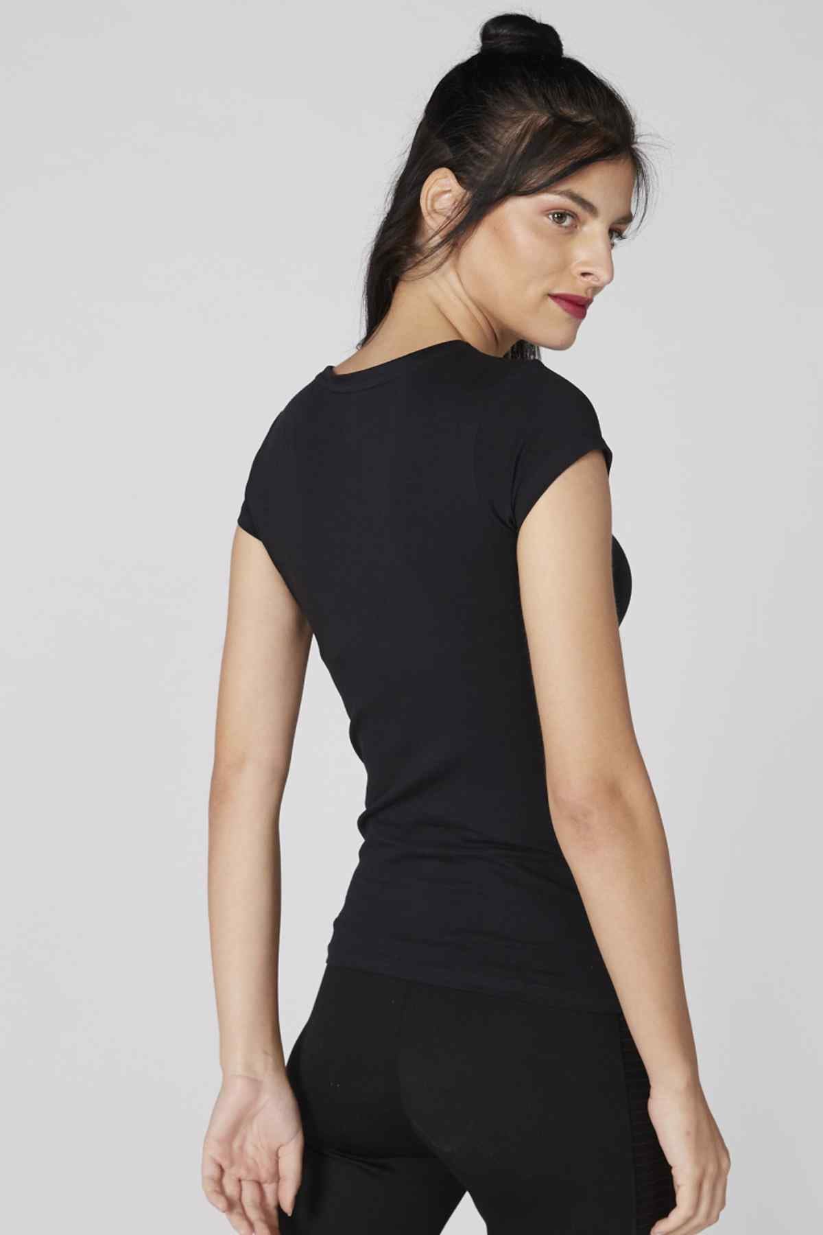 Black T-shirt, scoop back and short sleeves