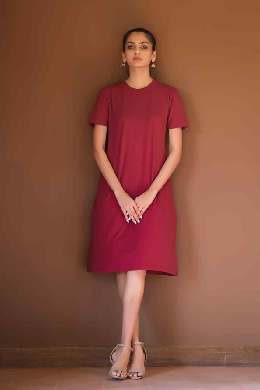 Maroon crew-neck short-sleeve mini dress with relaxed fit