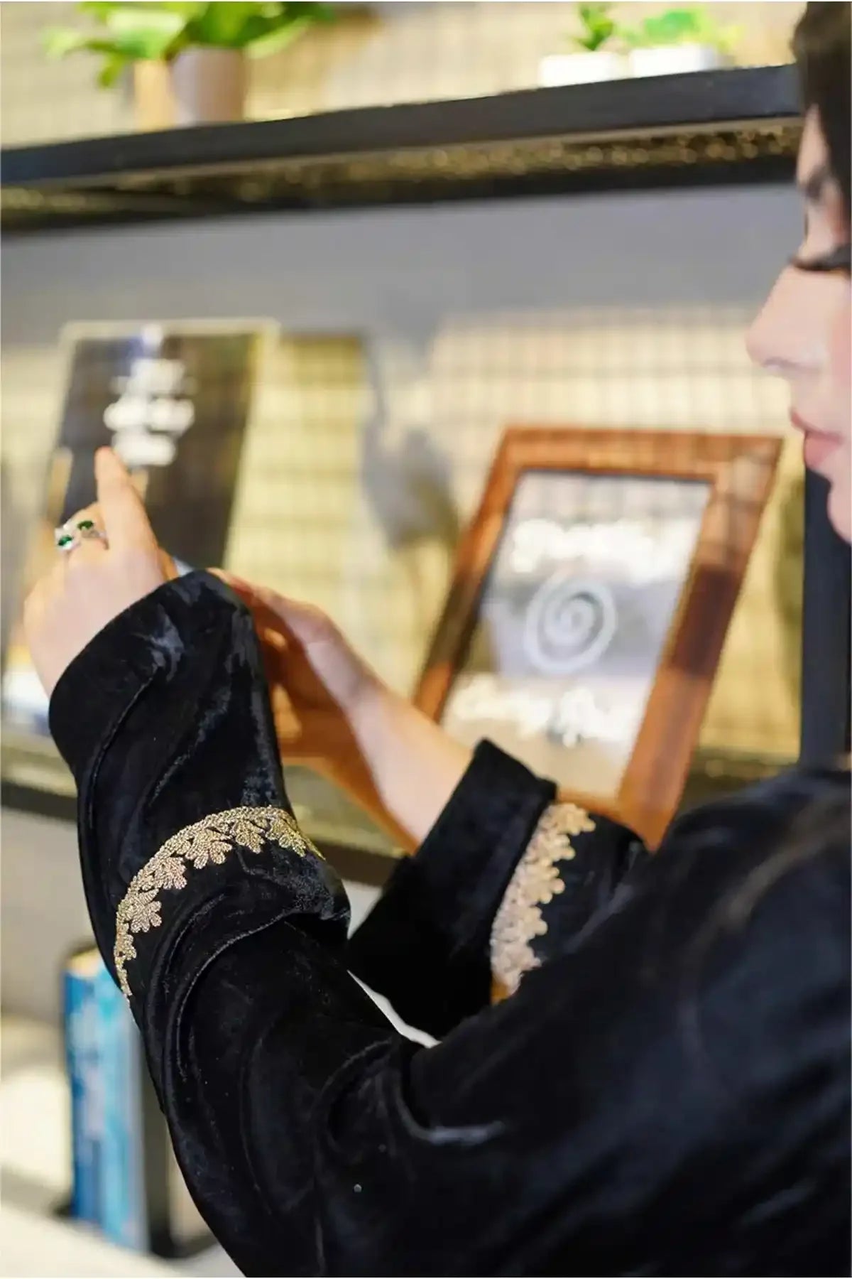 MANAAL ARFEEN - AK Galleria