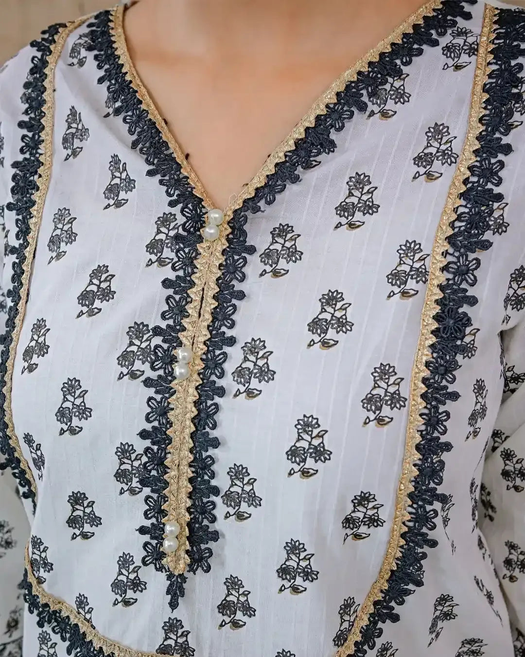 AYLA STUDIO - AK Galleria