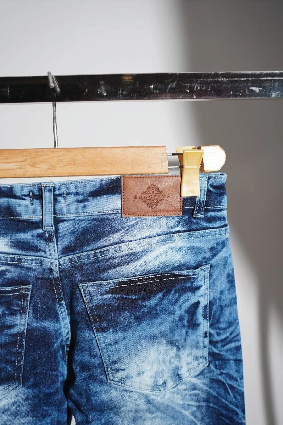 Brackets - AK Galleria