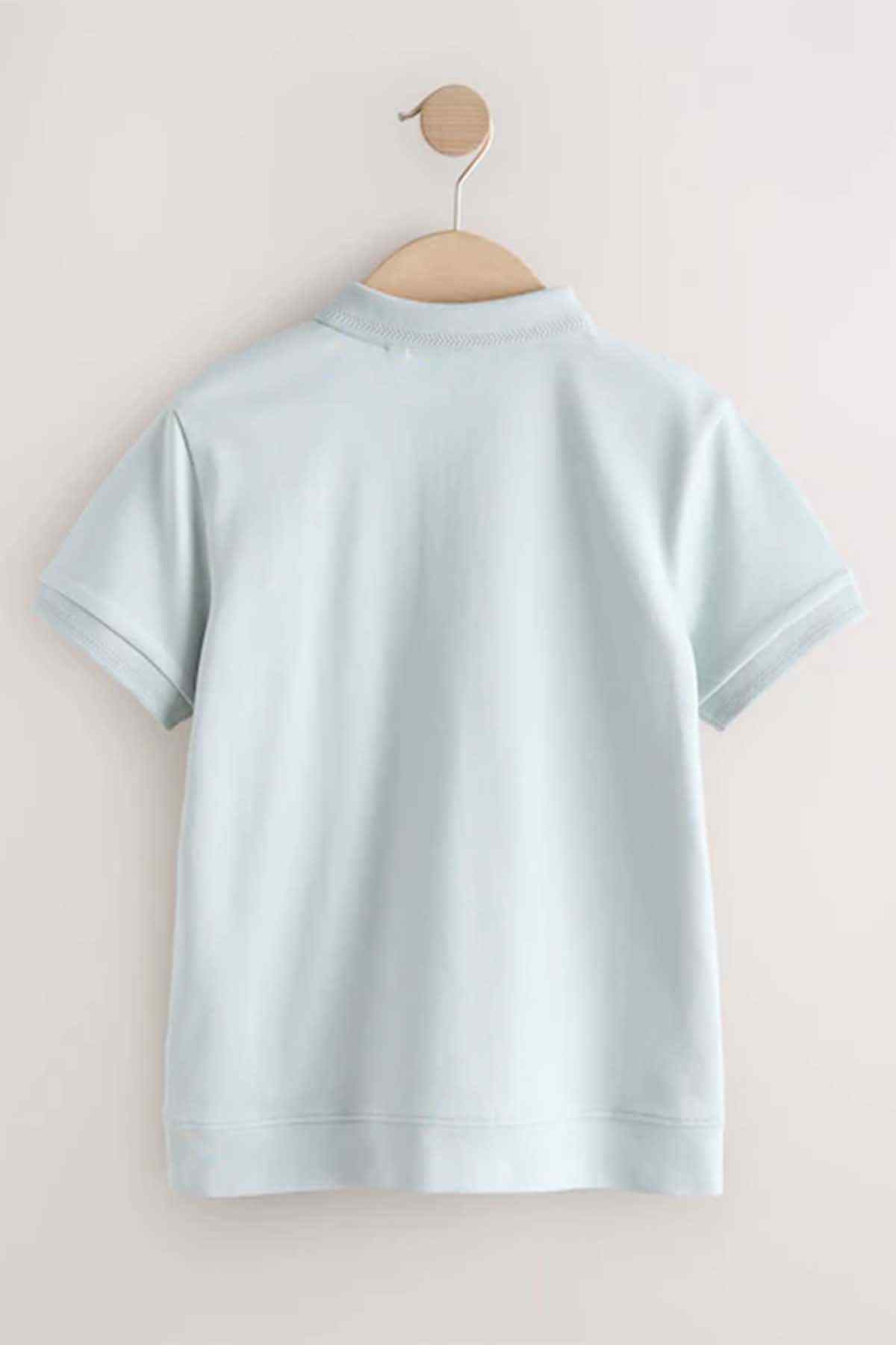 Light blue short-sleeve half-zip shirt, back view with neat hem
