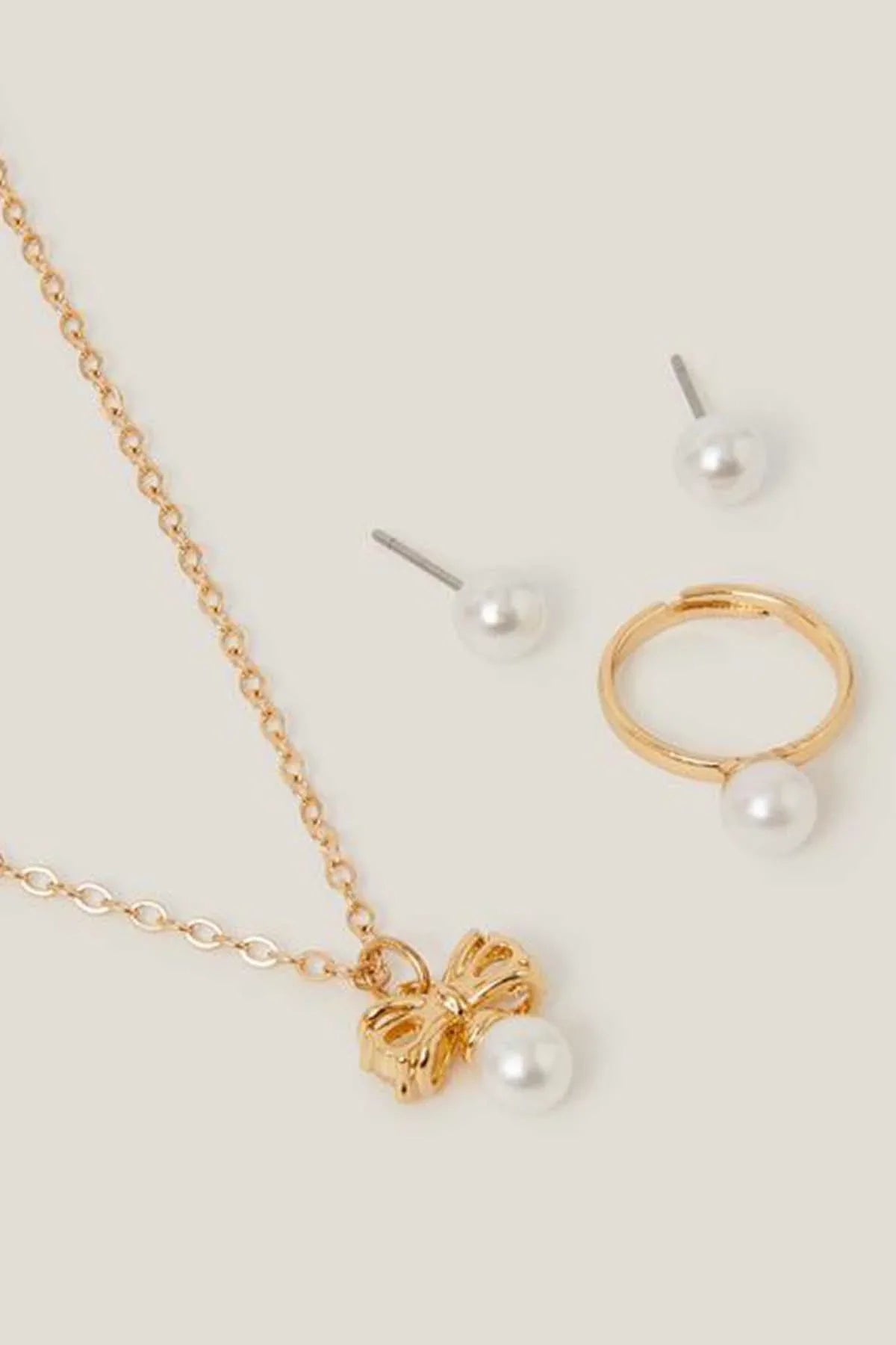 Accessorize - AK Galleria