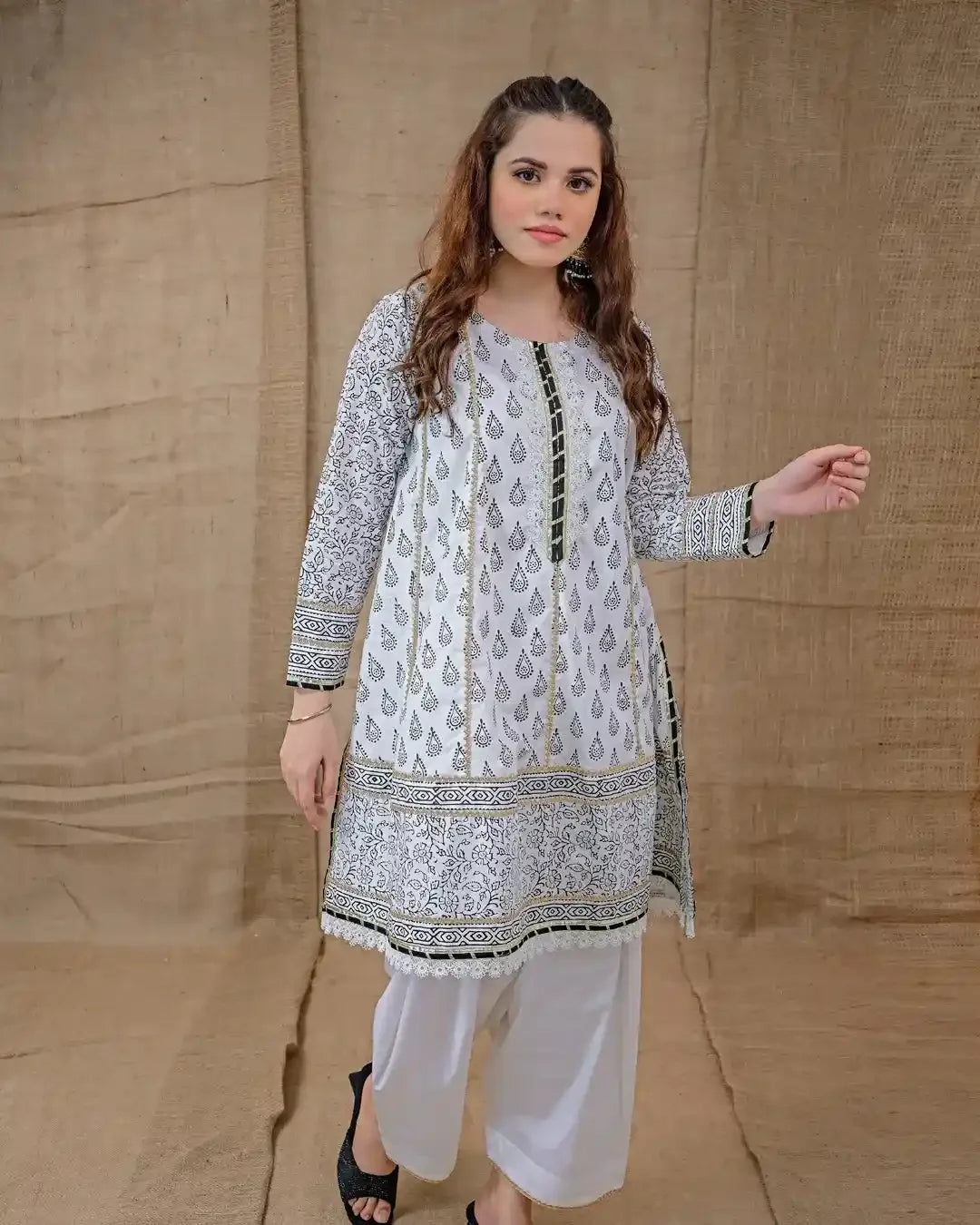 AYLA STUDIO - AK Galleria