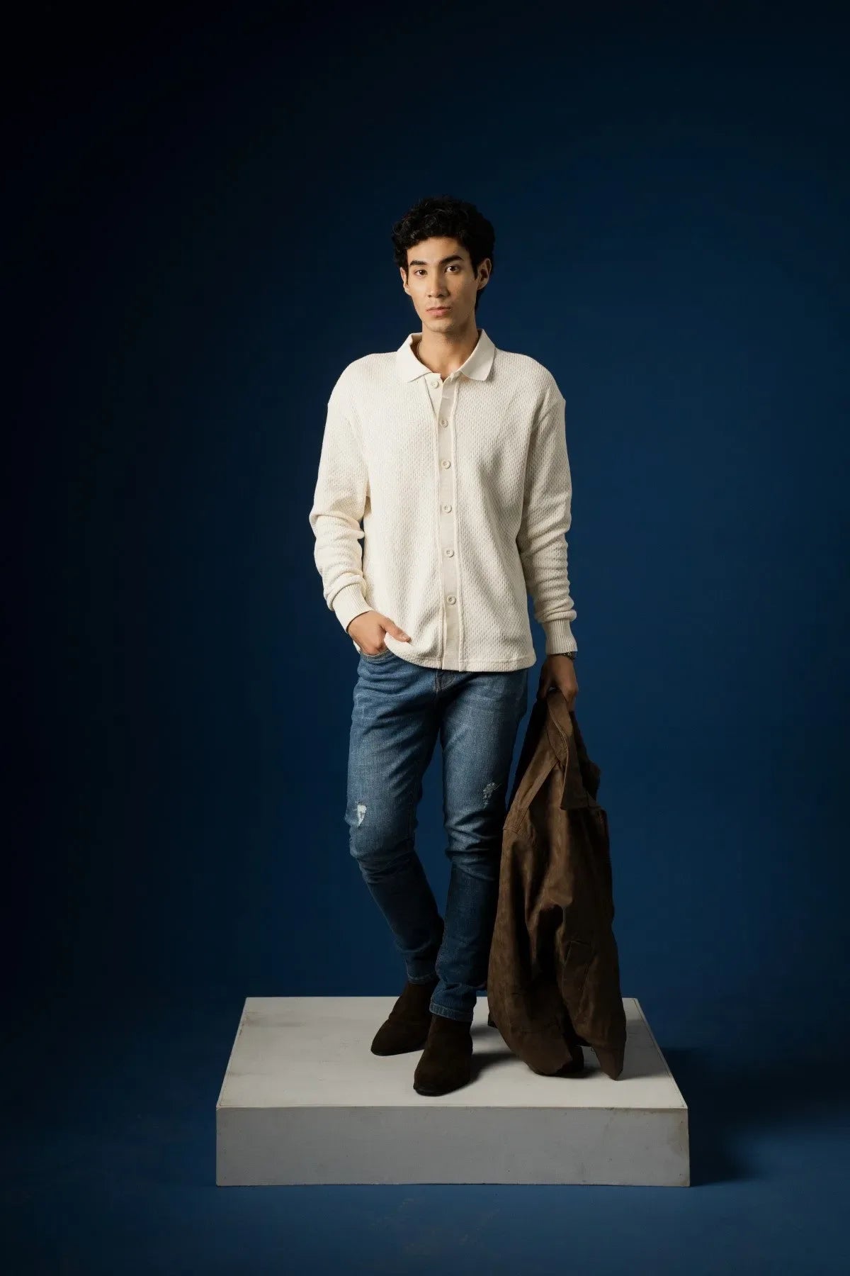 Brackets - AK Galleria