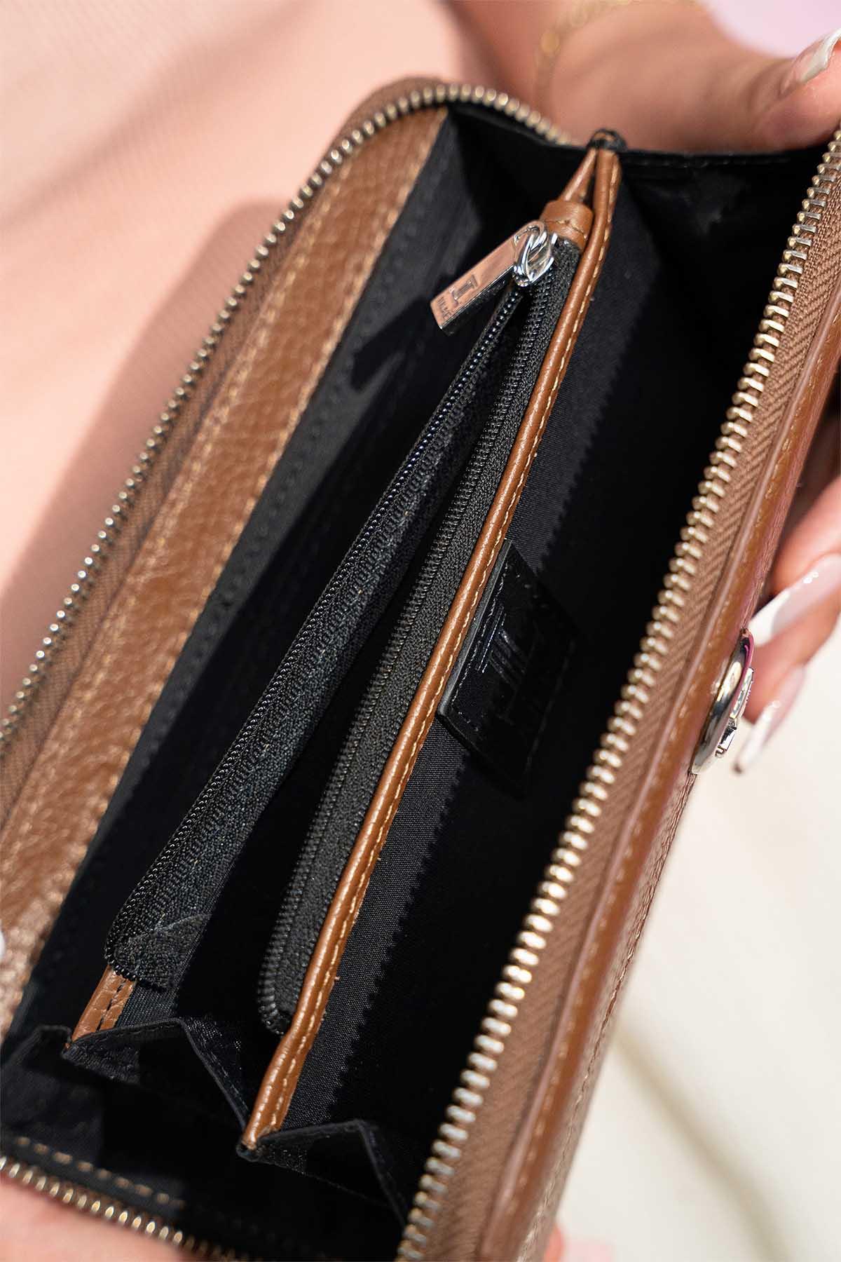 JULKÉ - AK Galleria