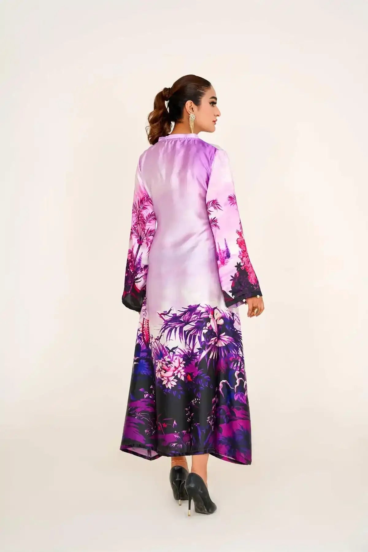 MANAAL ARFEEN - AK Galleria