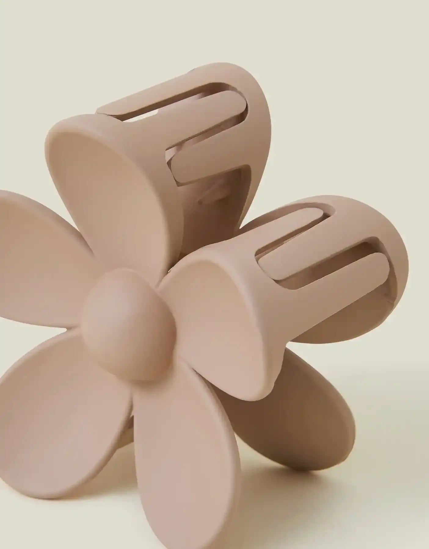 Accessorize - AK Galleria