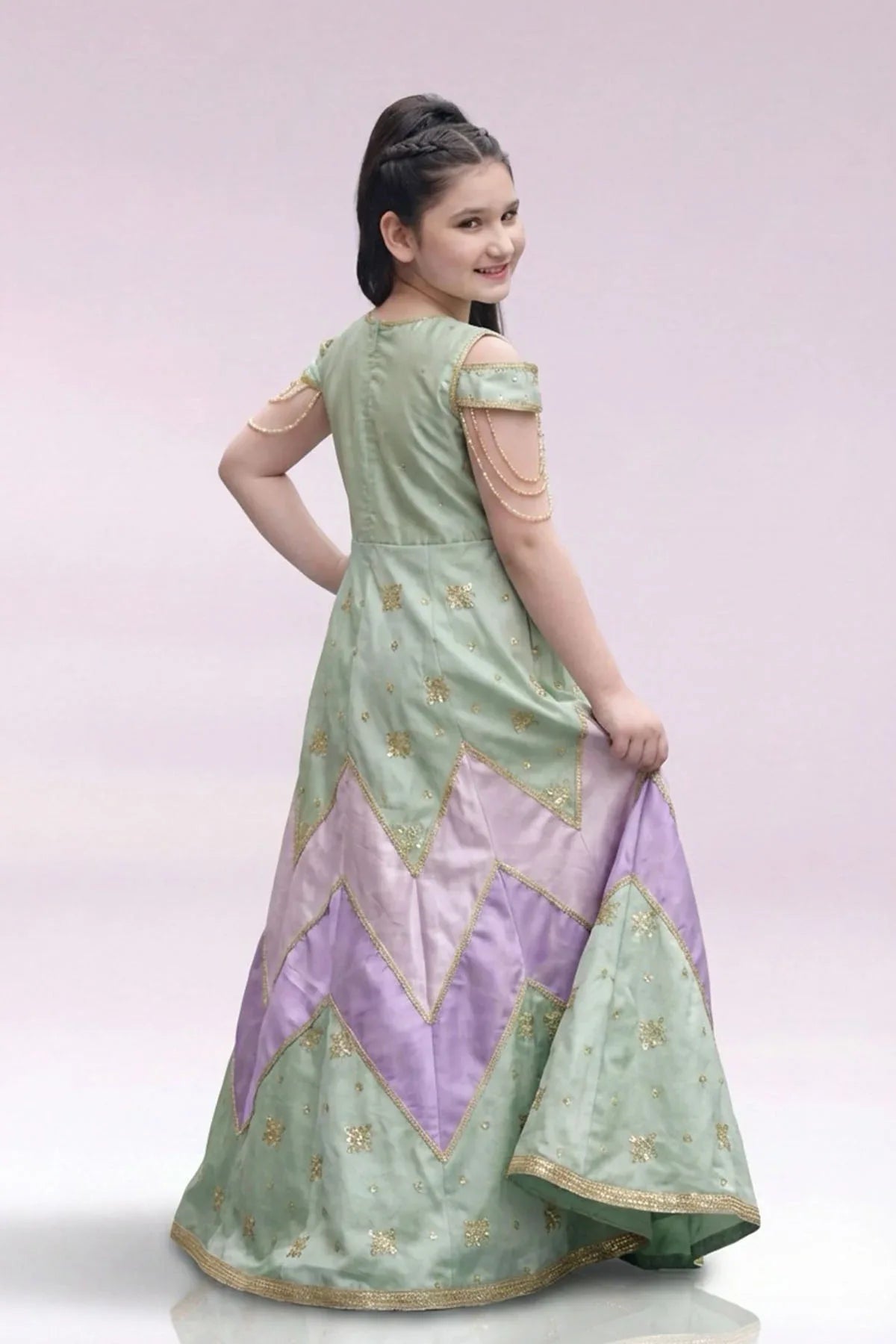 Qurratulain saqib - AK Galleria