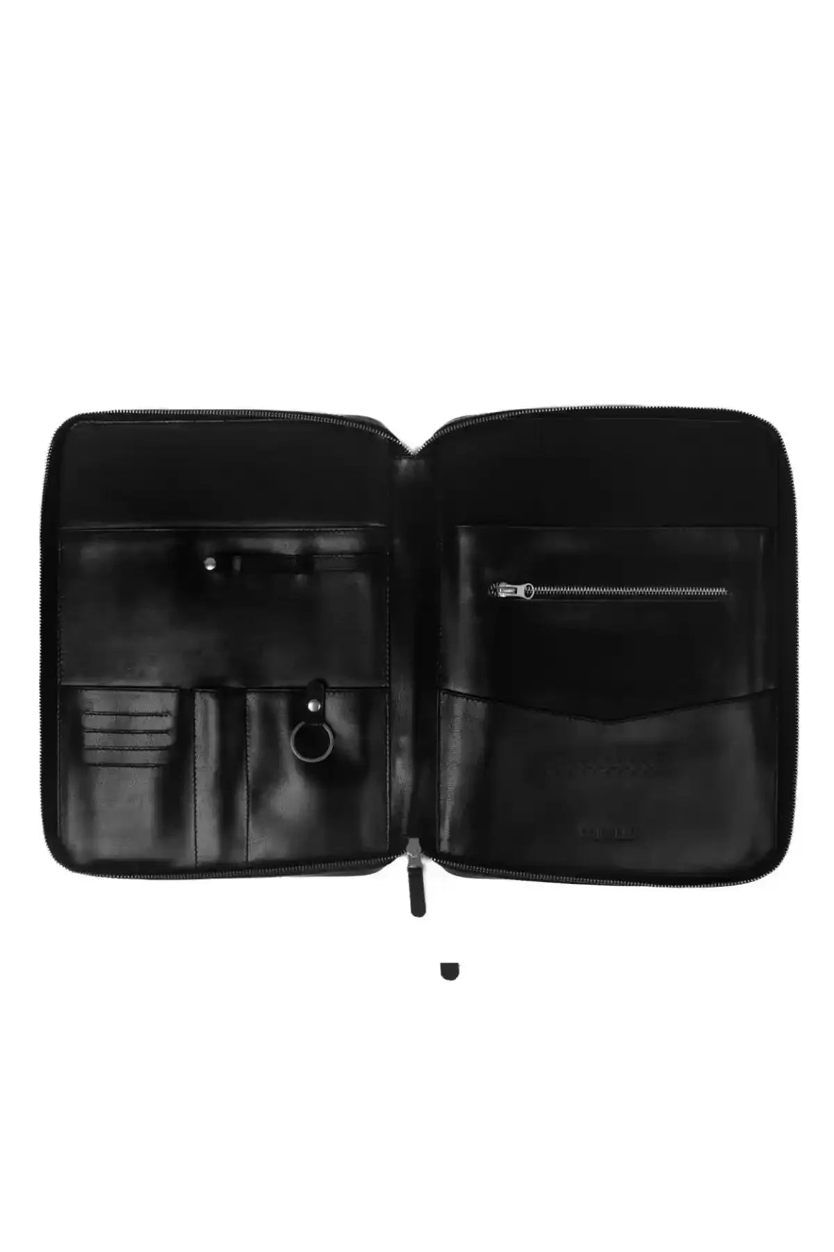 Obi Pelle - AK Galleria