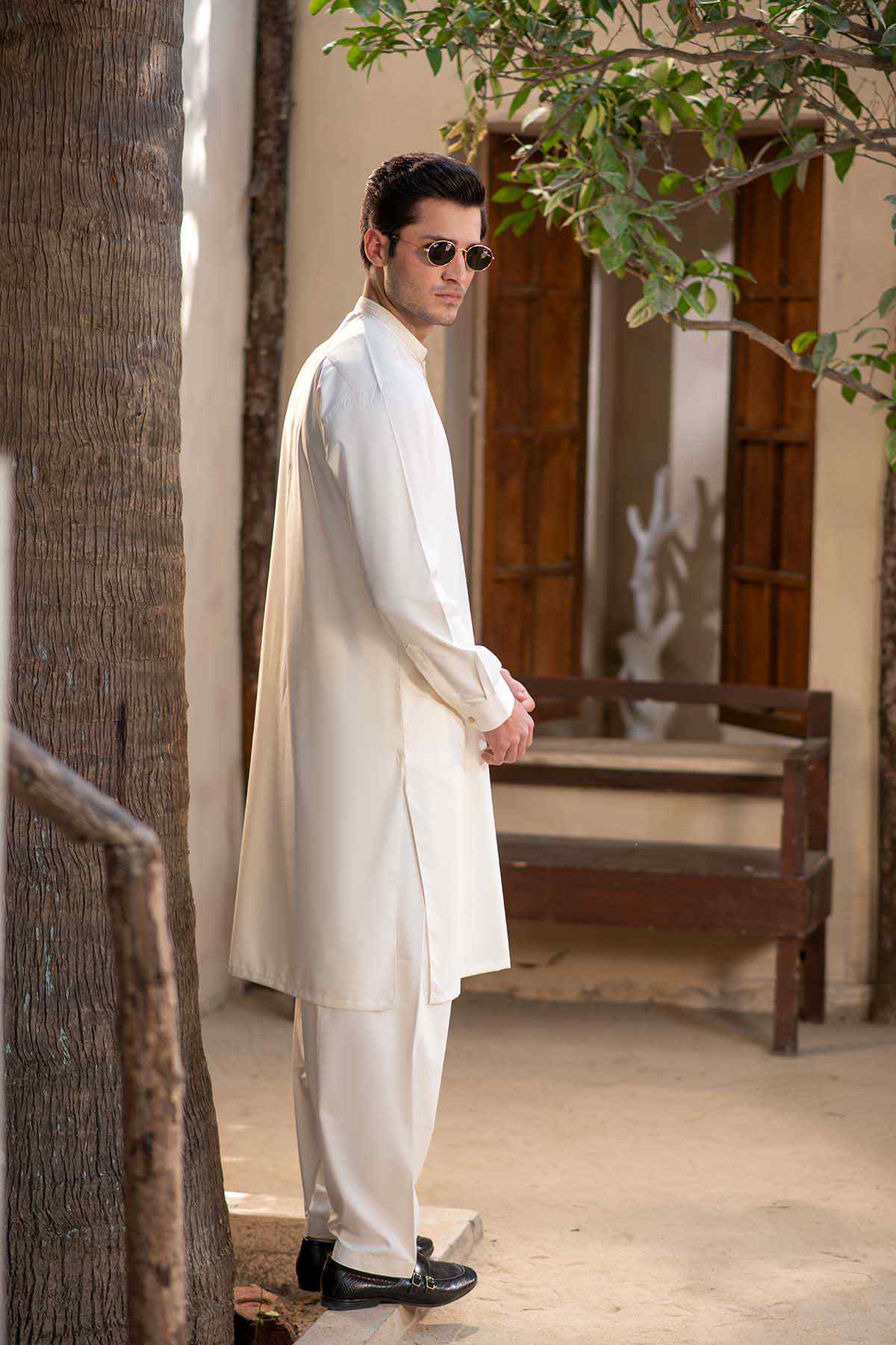 Men's white buraq tunic and pants set, long sleeves and relaxed straight fit