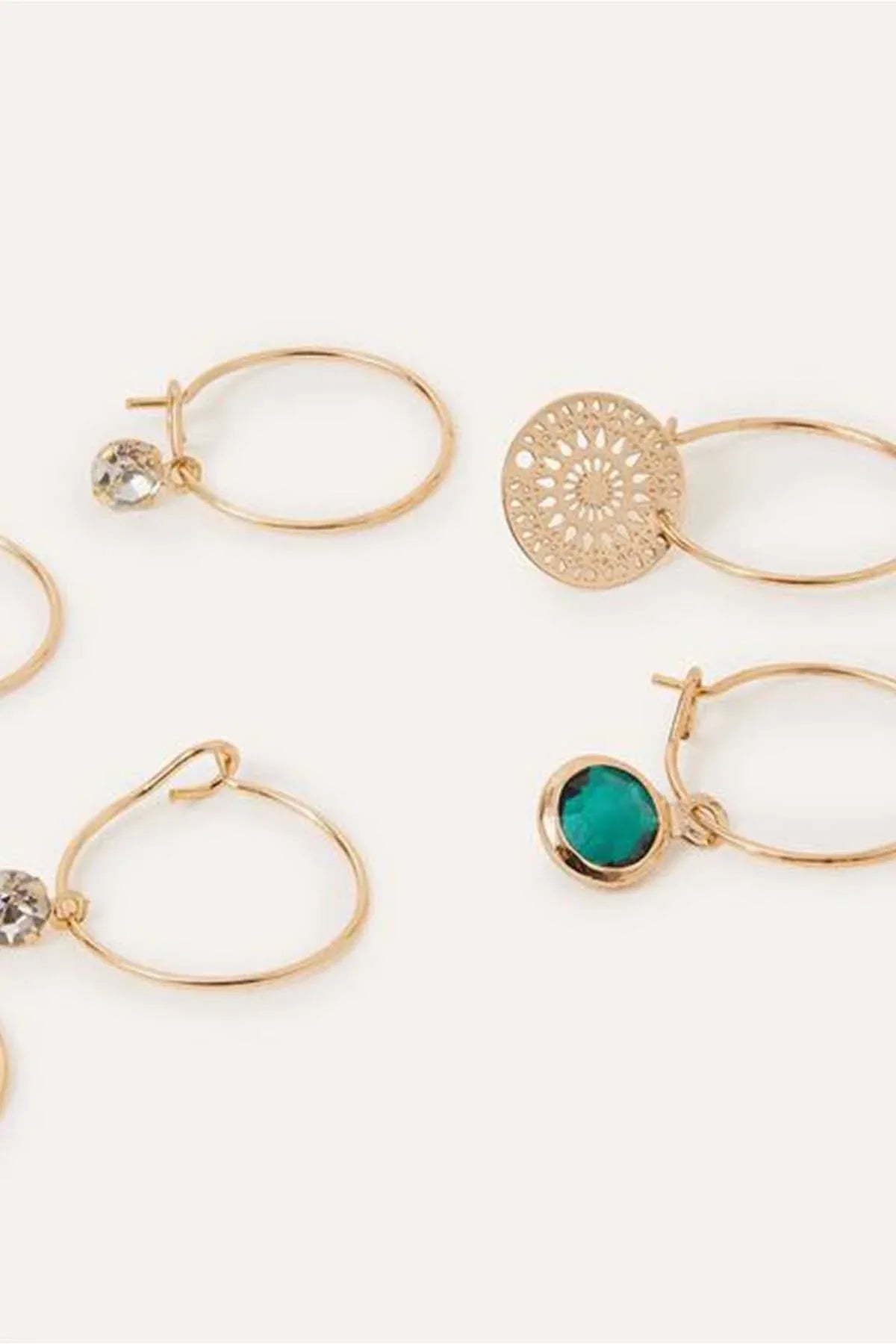 Accessorize - AK Galleria